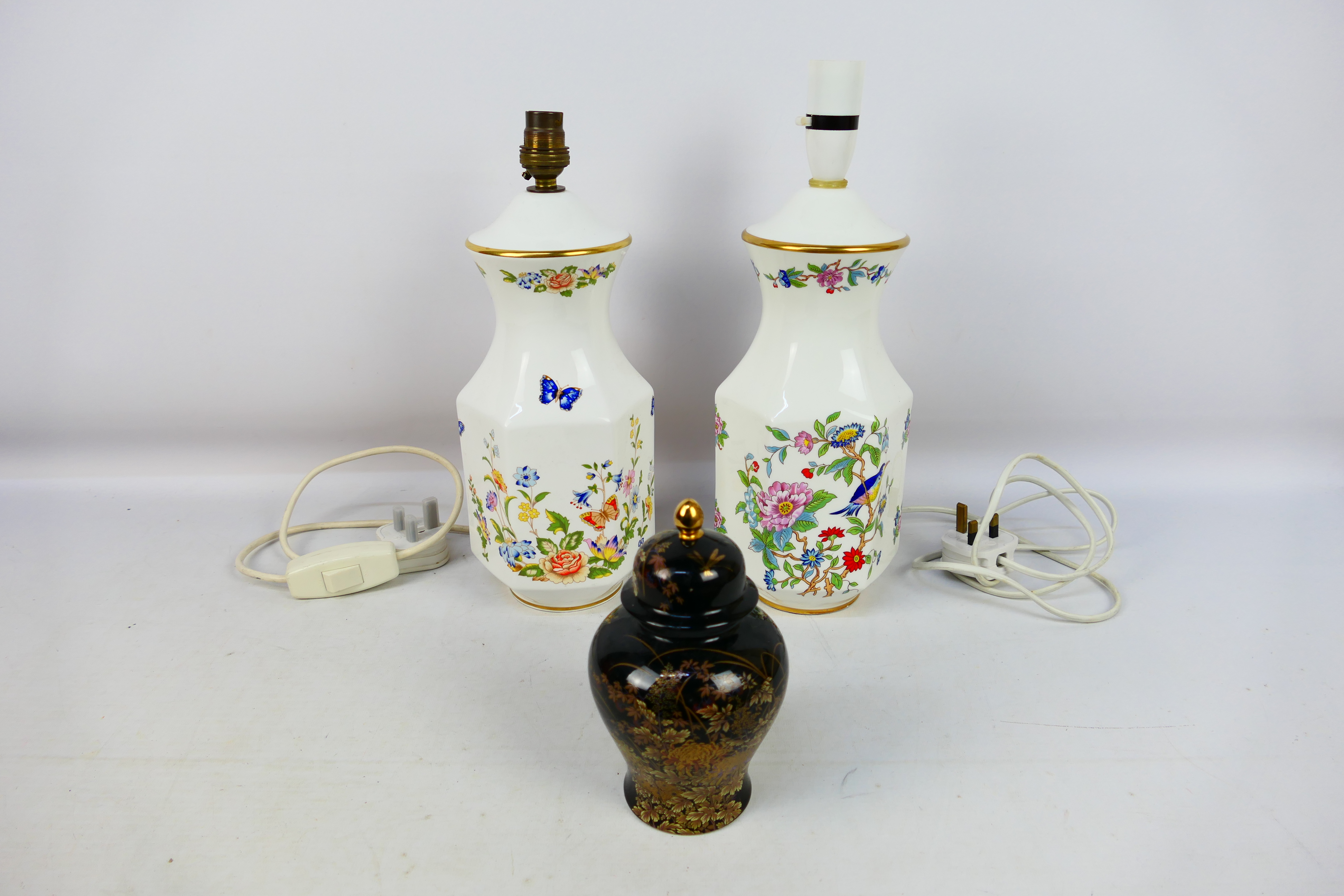 Aynsley, Shibata - Lot to include 2 x floral Aynsley ceramic lamp stands.