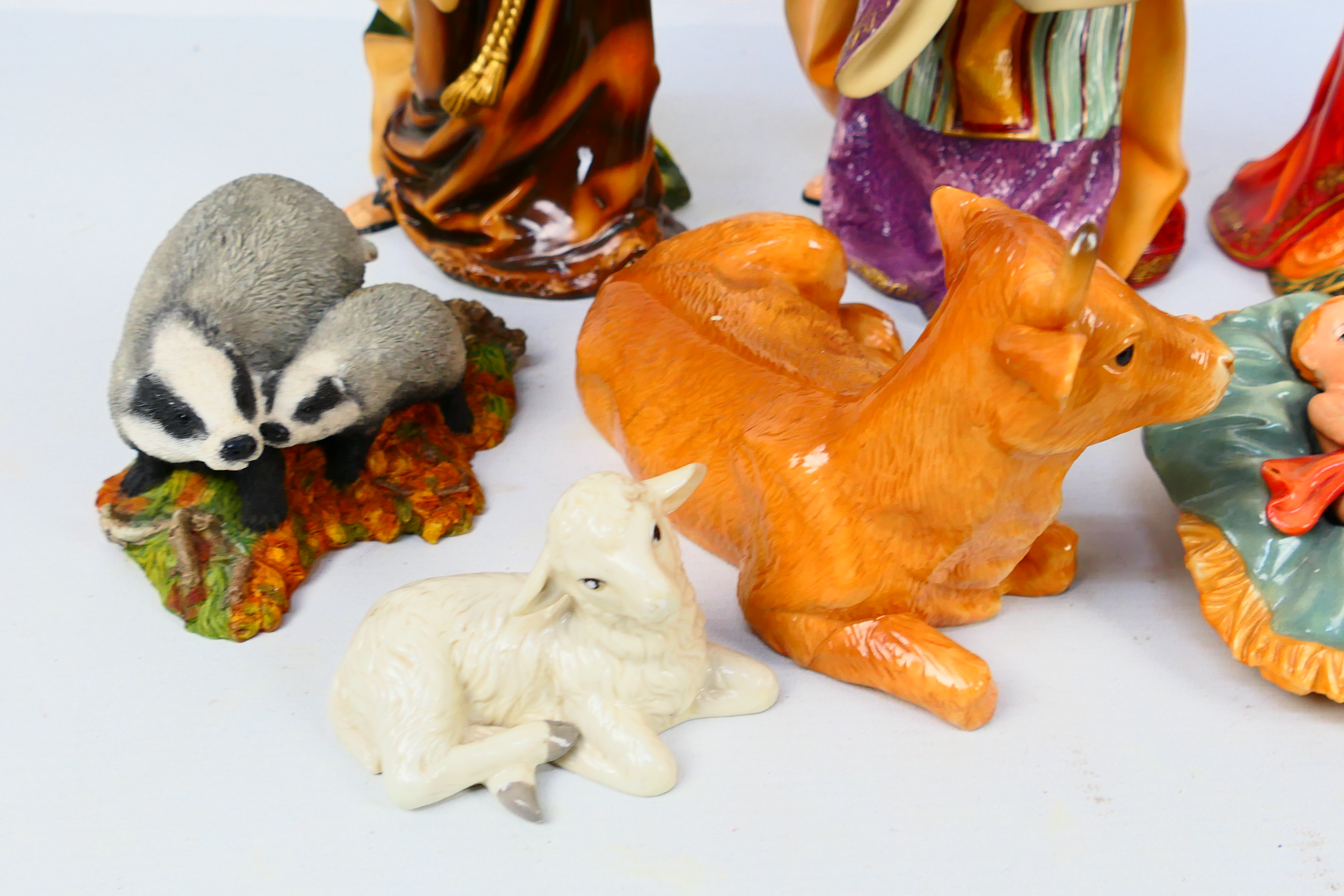 A set of ceramic Nativity figures, - Image 5 of 9