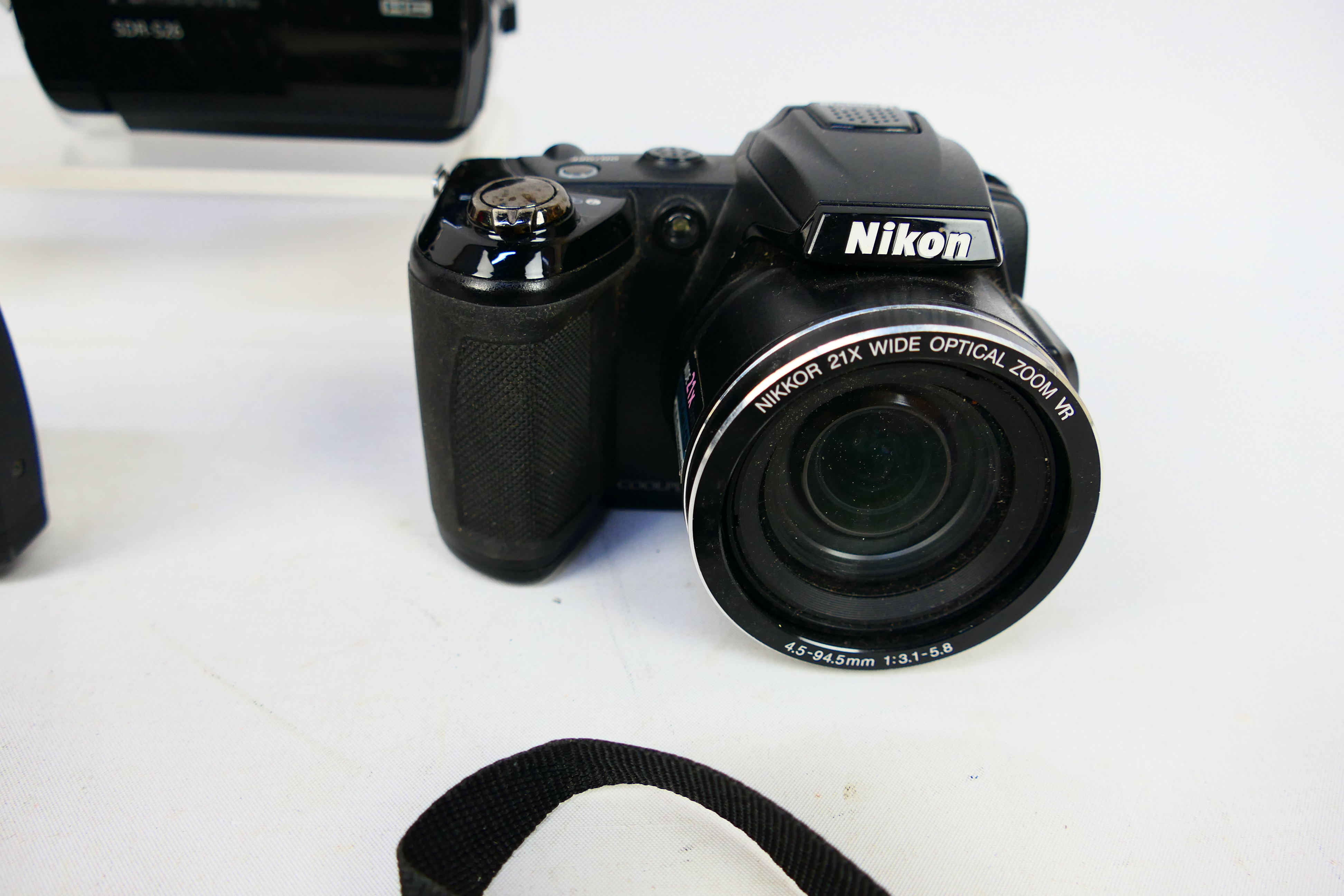 Canon, Nikon, Panasonic, Lumix, Vivitar, Fujifilm - 6 x cameras - Lot includes a Nikon Coolpix L120. - Image 3 of 6