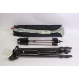 Manfrotto, Vanguard - 2 x camera tripods - Lot includes a Manfrotto MK393-PD tripod with carry bag,