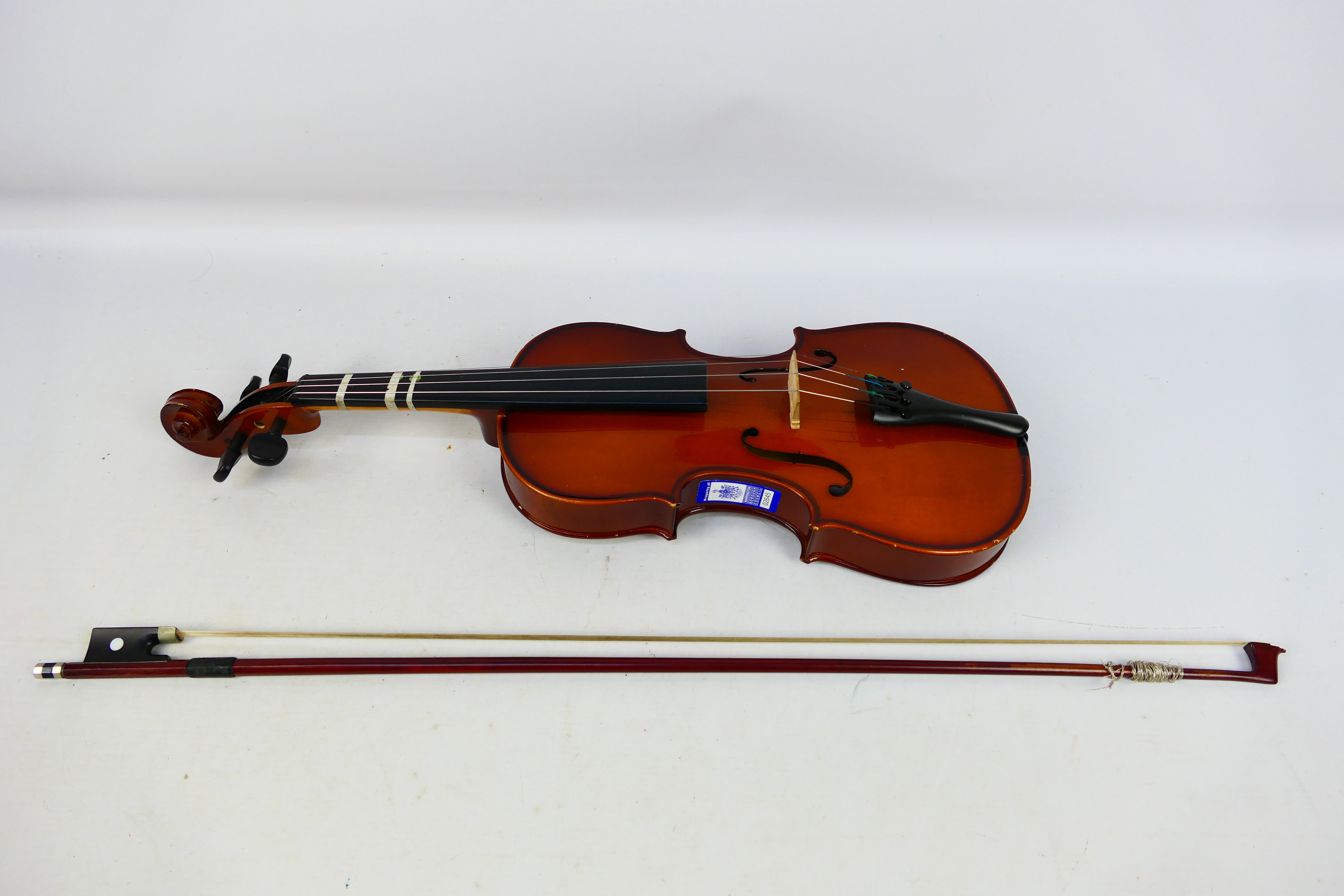 Two cased violins comprising a Stentor Student ST and an Antoni, - Bild 2 aus 4