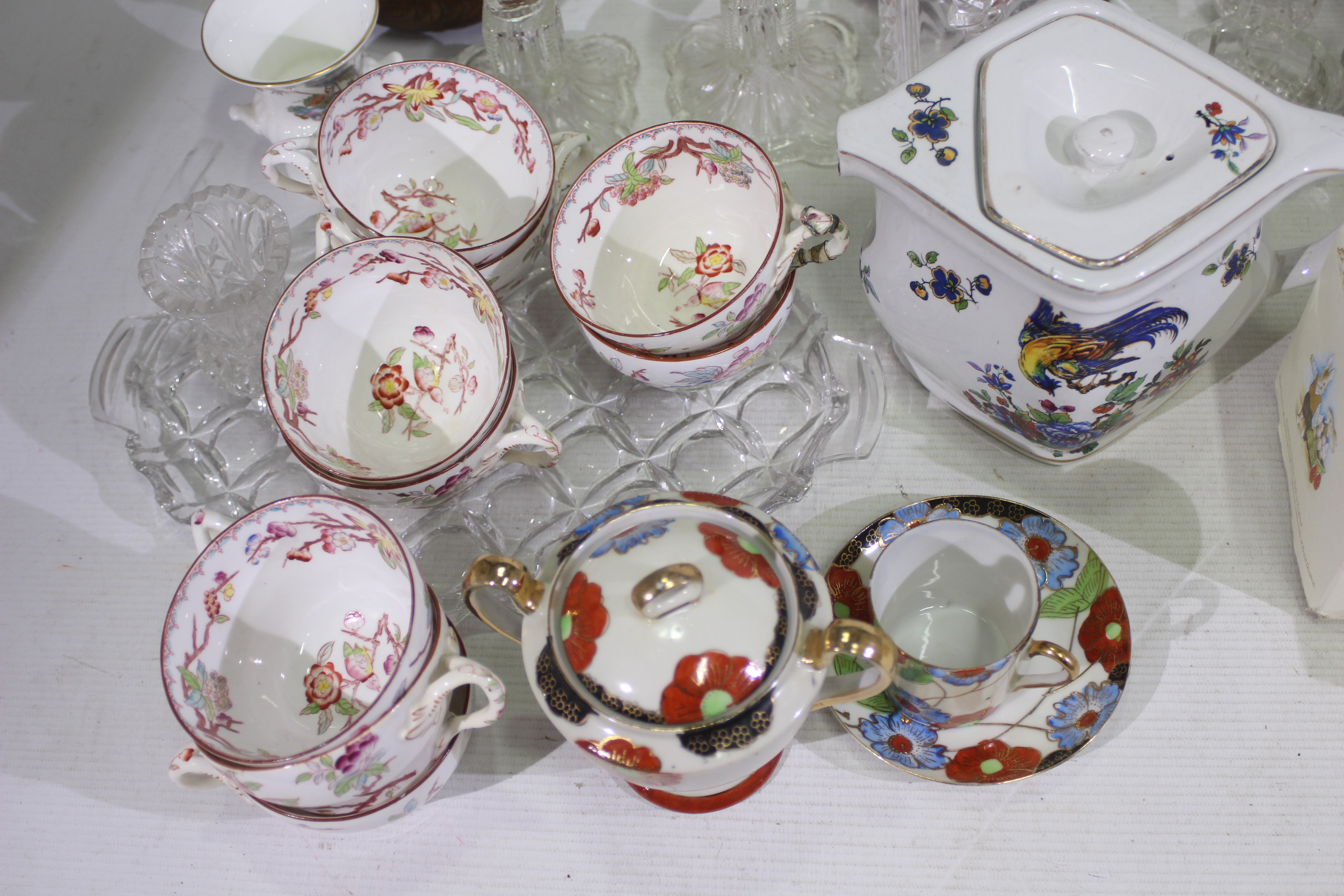 A mixed lot of ceramics and glassware to include boxed Royal Doulton Bunnykins items. [2]. - Image 3 of 5