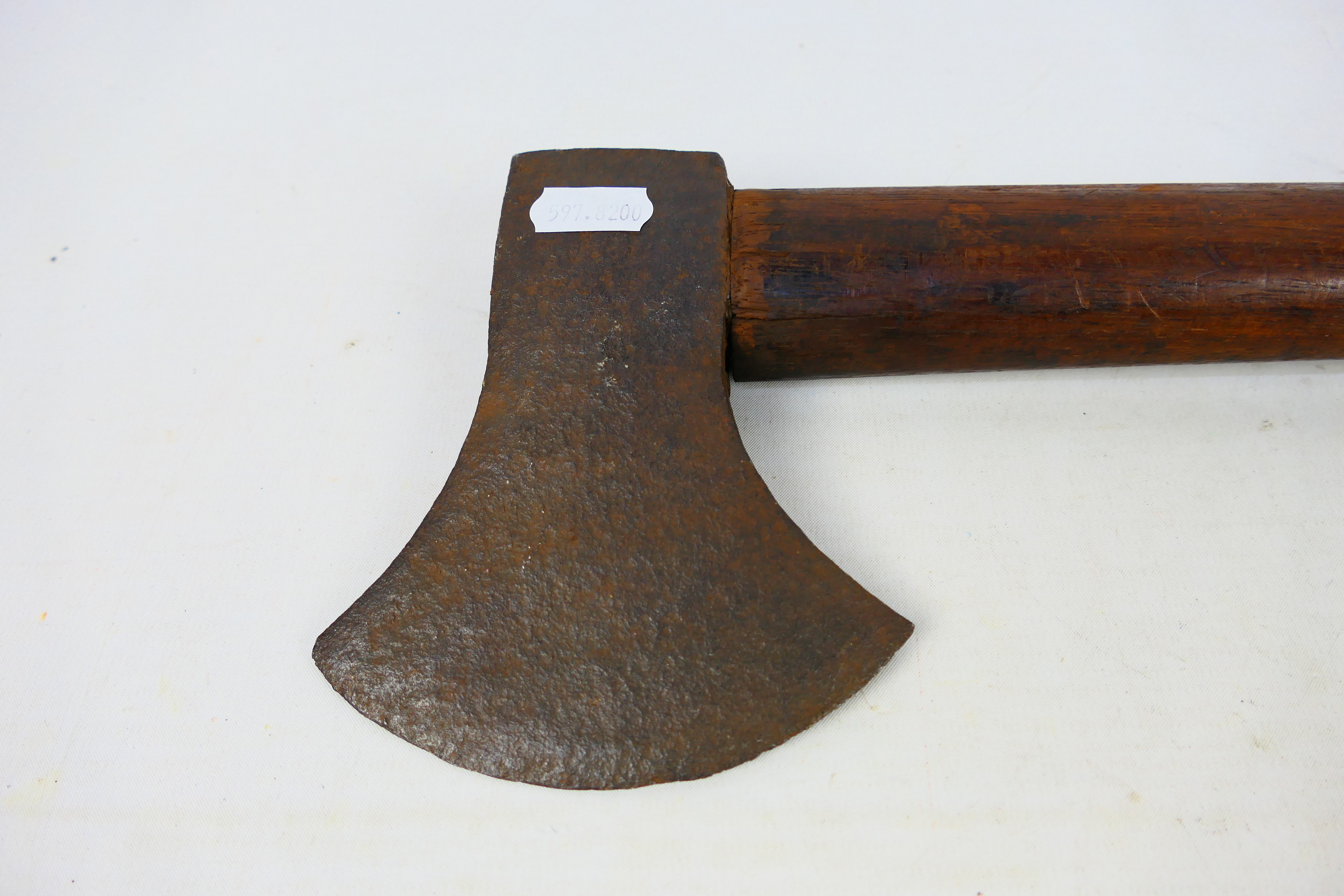 A 19th century military felling type axe, possibly French, 79 cm (l) and 13 cm (l) head. - Bild 4 aus 4