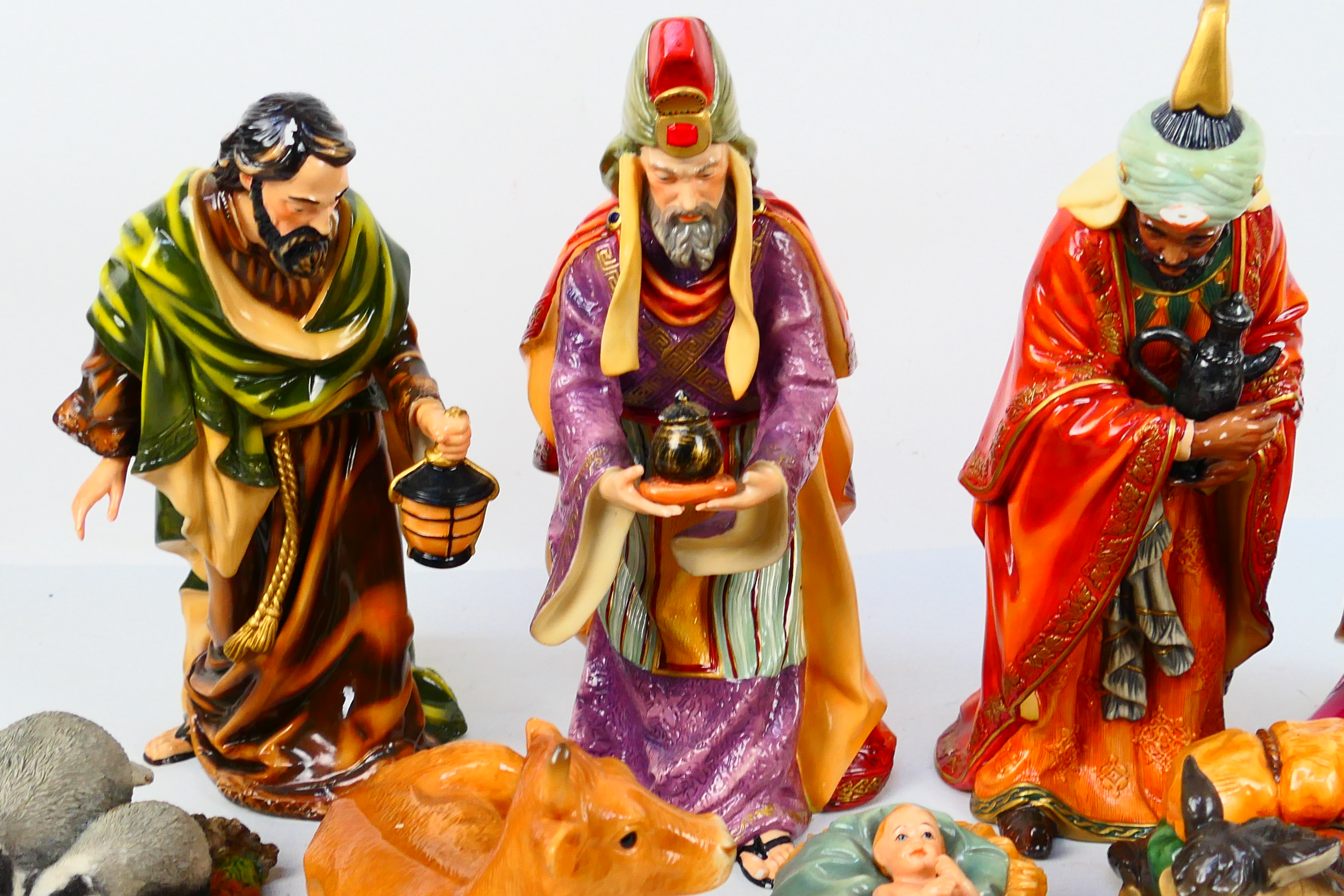 A set of ceramic Nativity figures, - Image 2 of 9