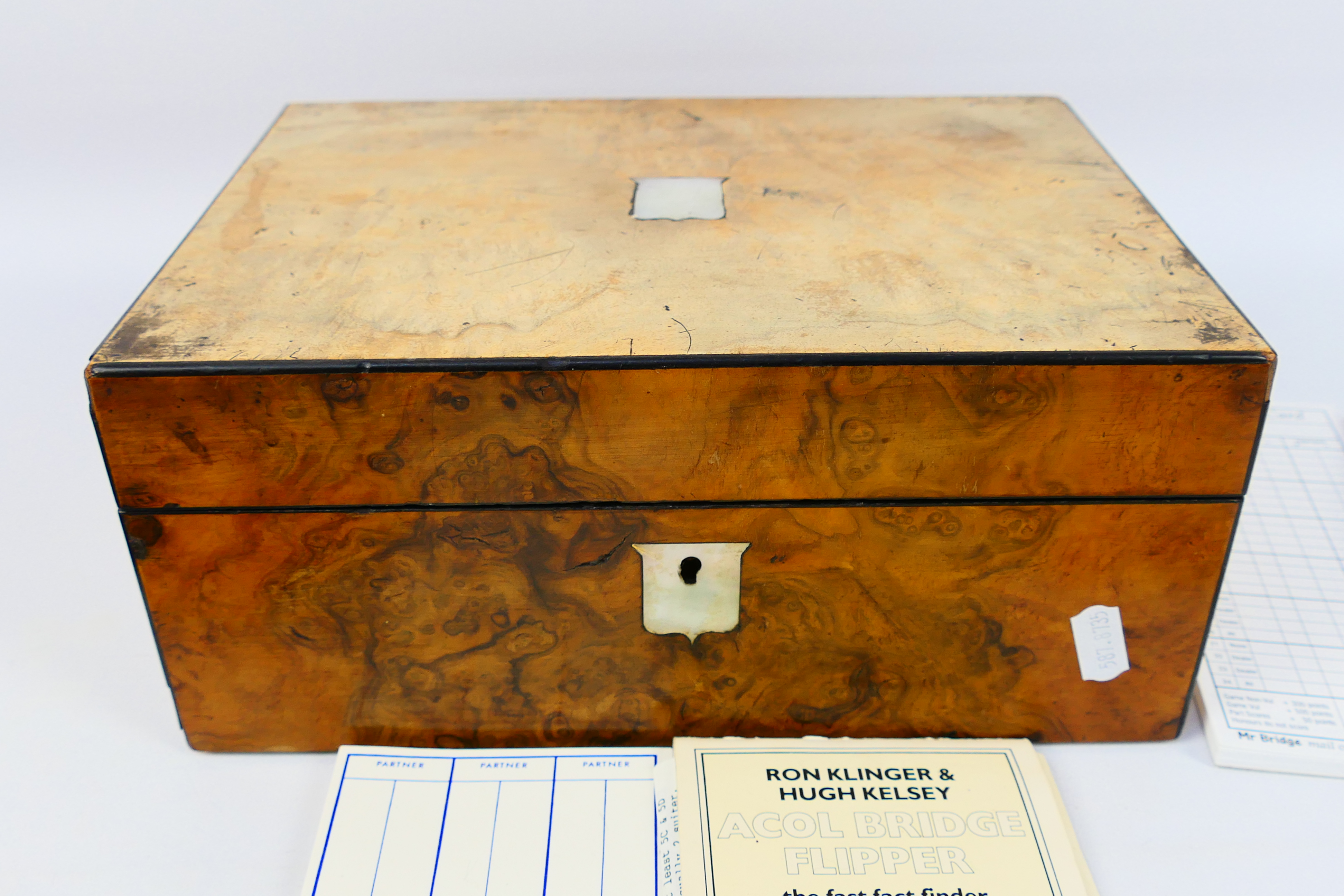 A wooden box containing bridge score cards and similar to include a set of four propelling pencils - Image 9 of 10