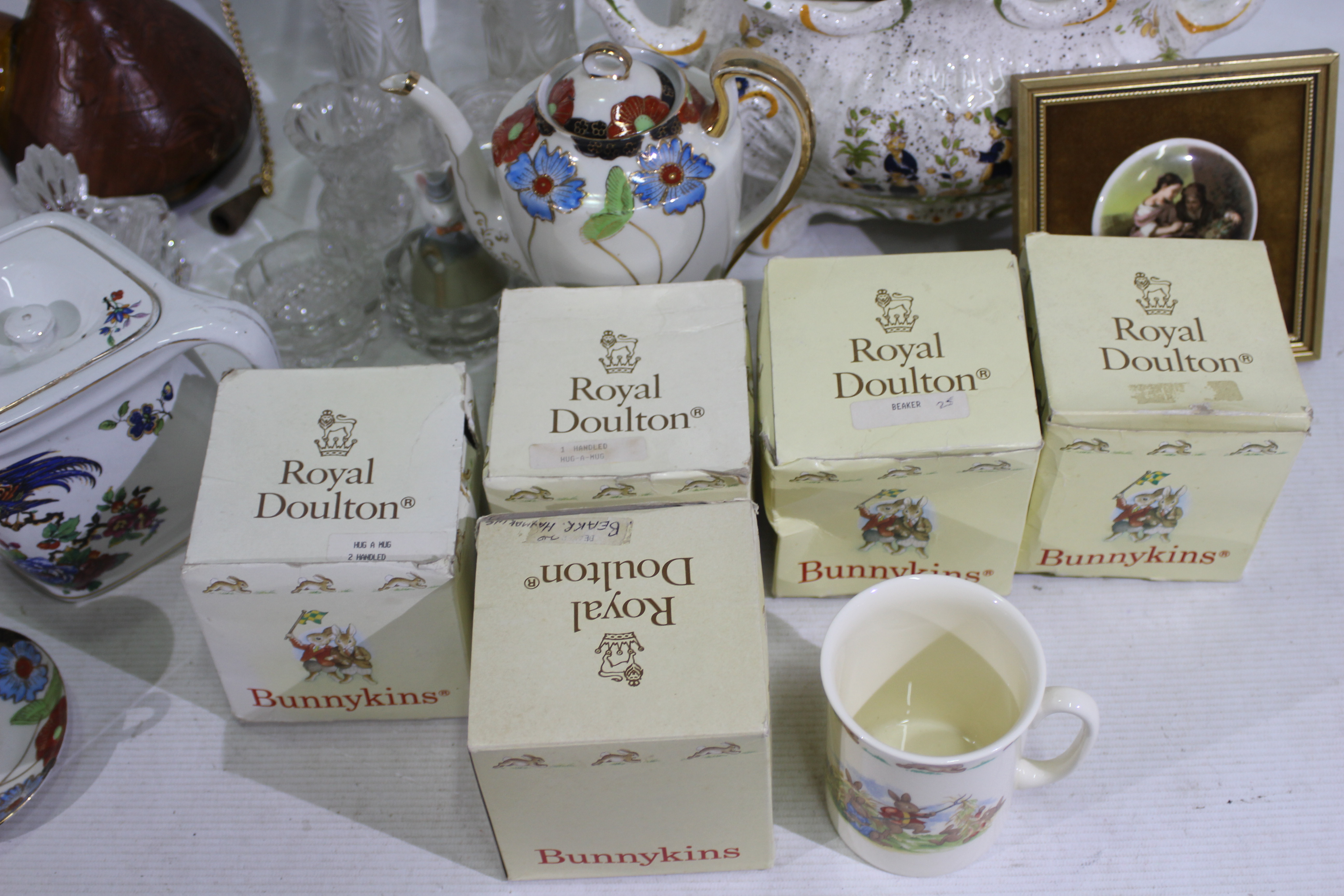 A mixed lot of ceramics and glassware to include boxed Royal Doulton Bunnykins items. [2]. - Image 4 of 5
