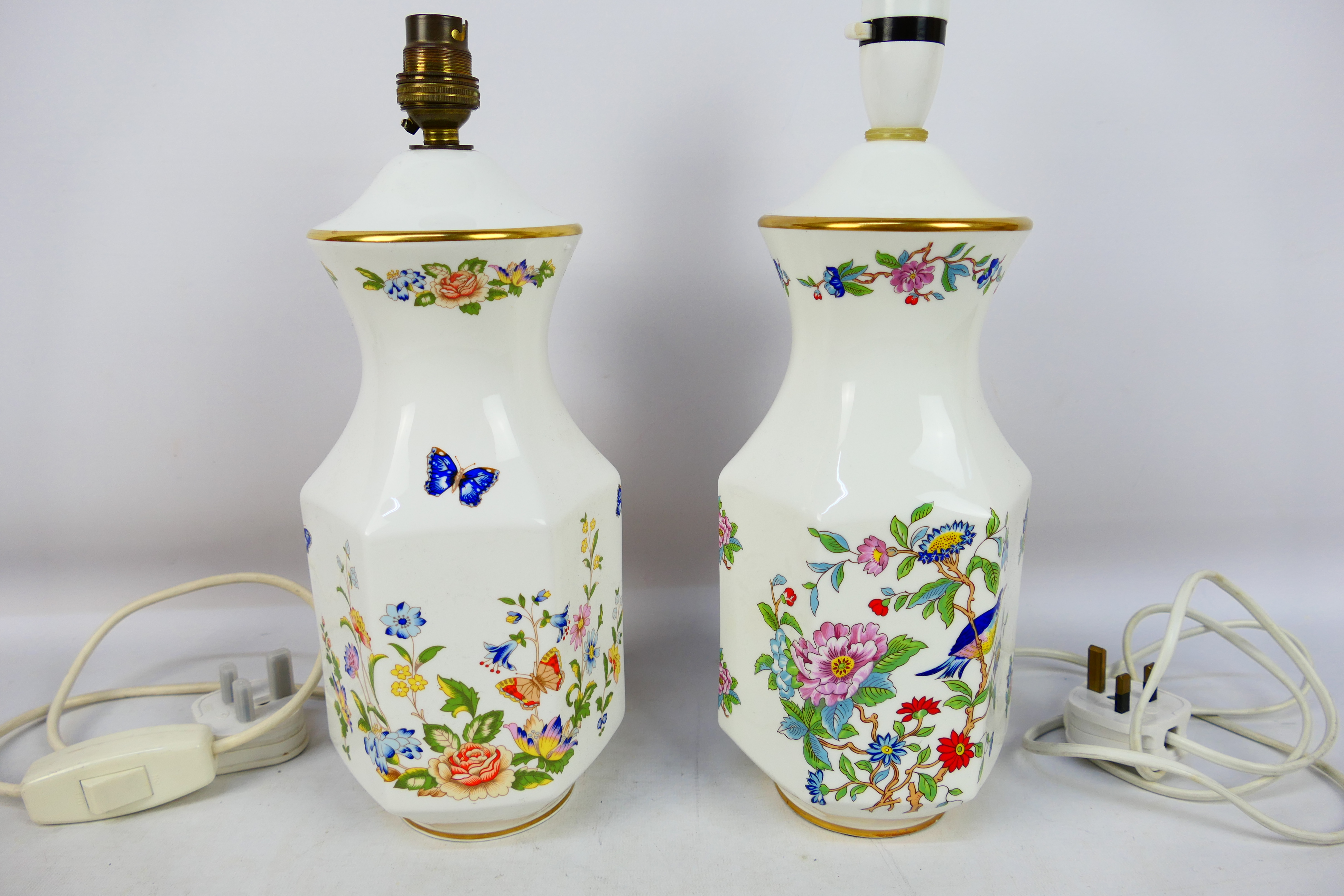 Aynsley, Shibata - Lot to include 2 x floral Aynsley ceramic lamp stands. - Image 4 of 5