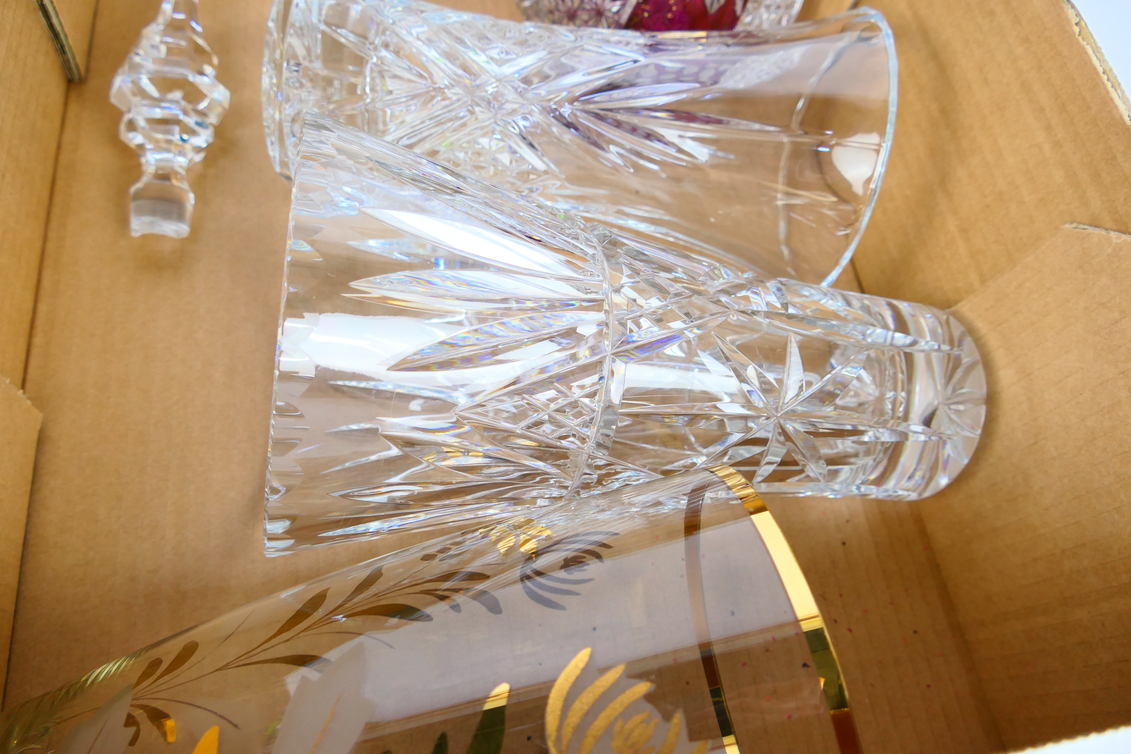 A quantity of crystal and glassware to include a Marquis by Waterford Trillium vase, - Image 4 of 4