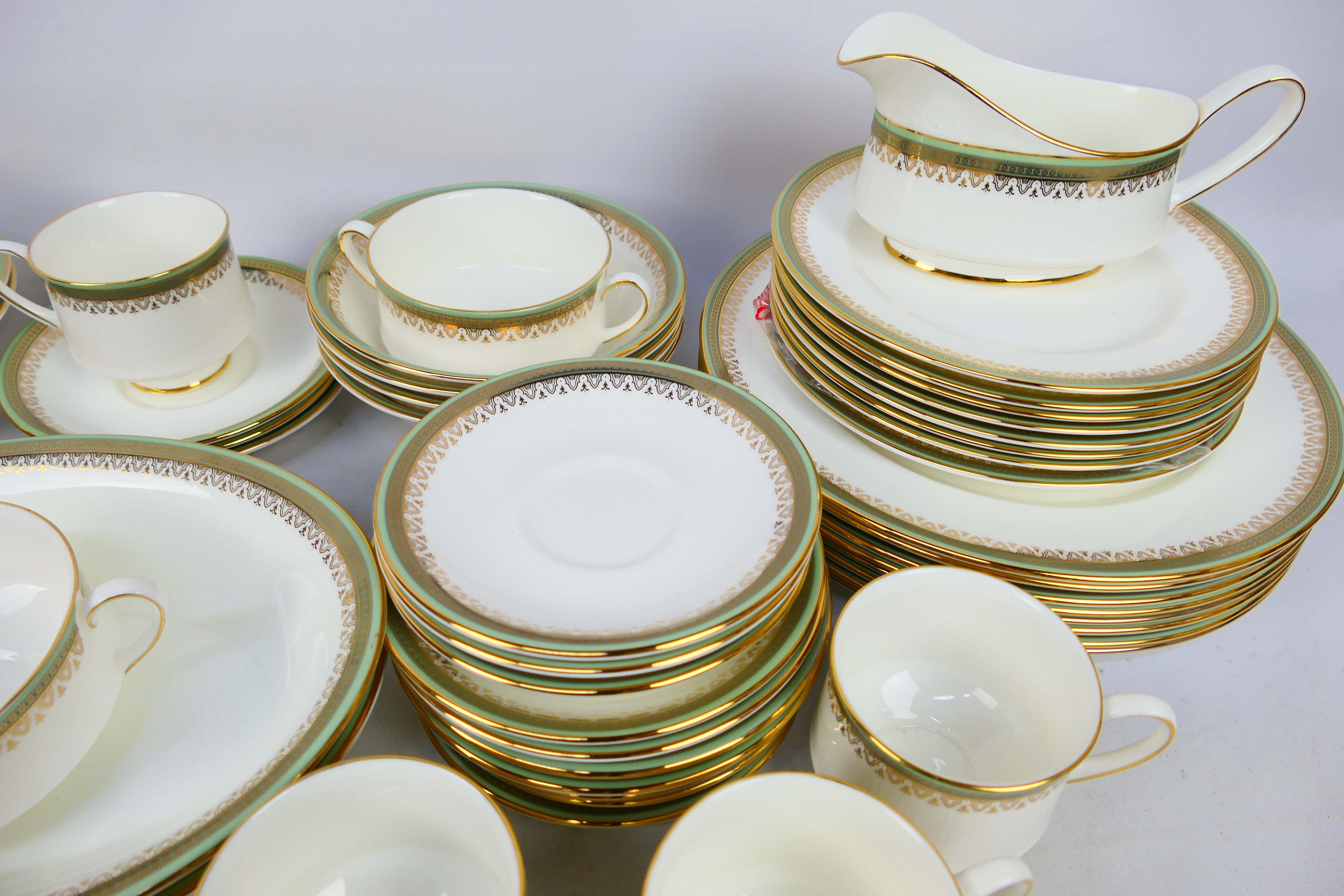 A collection of Royal Albert Paragon dinner and tea wares in the Kensington pattern. - Image 3 of 5