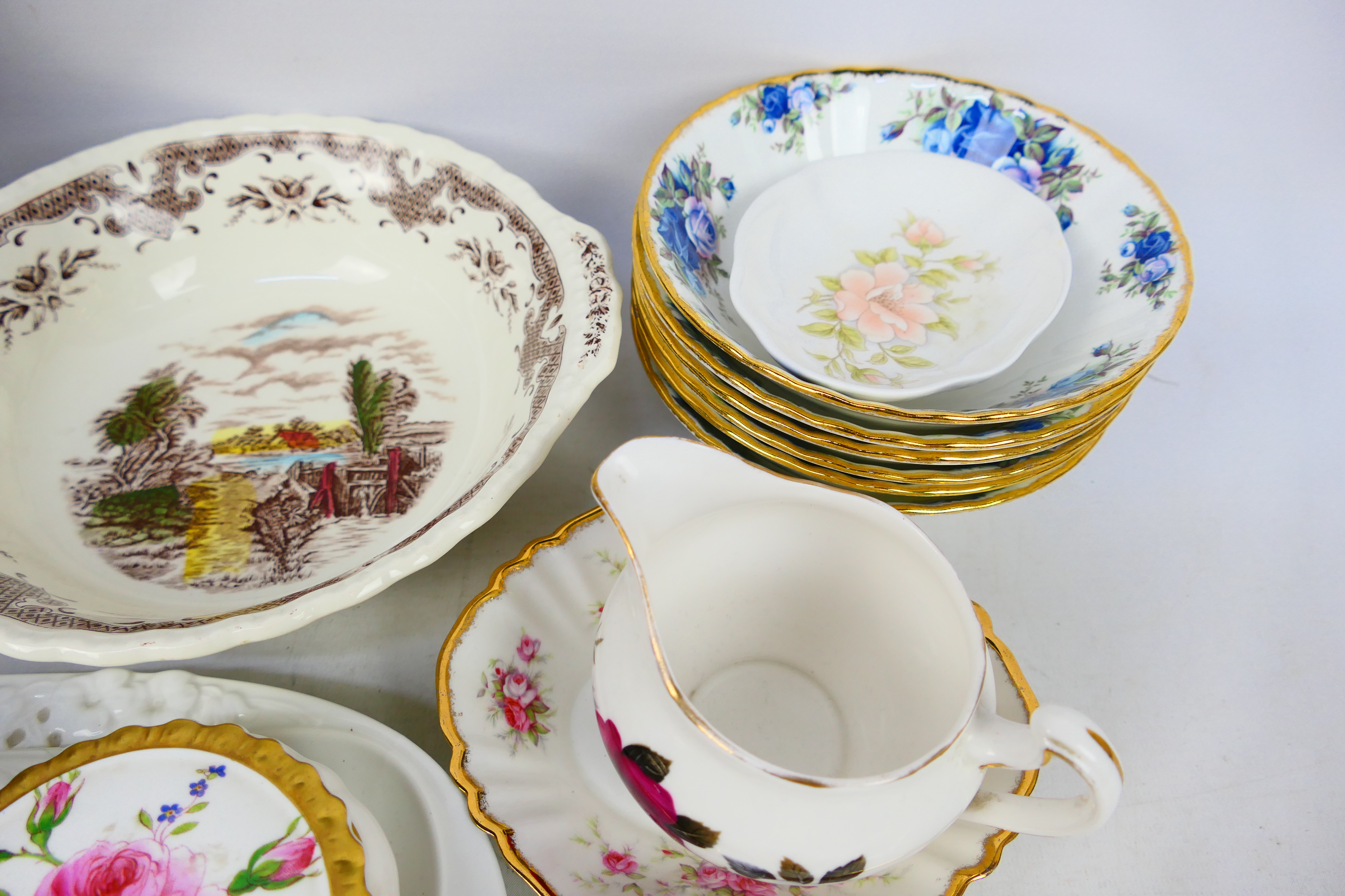 Mixed ceramics to include Royal Albert, Coalport, Paragon and similar. - Image 4 of 4
