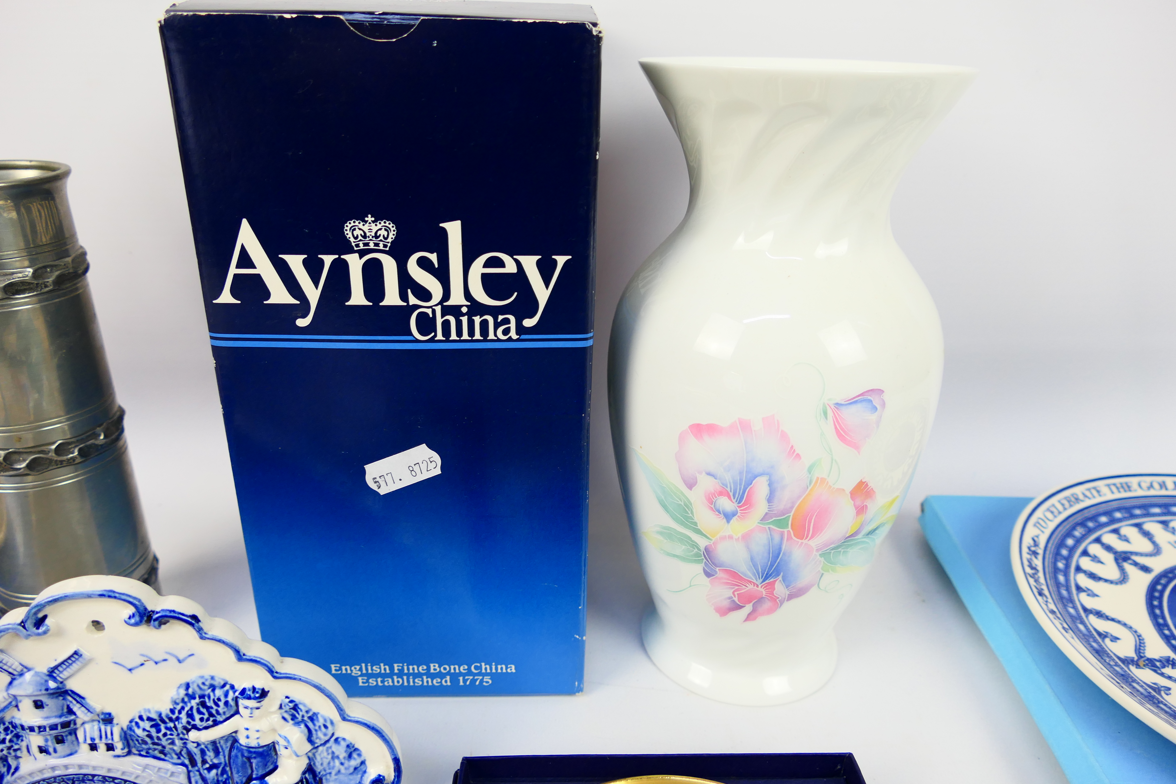 Ceramics to include Wedgwood, Royal Worcester, Aynsley, Coalport and similar, part boxed, - Image 4 of 5