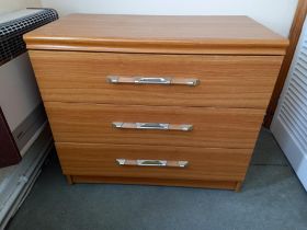 A chest of three drawers measuring approximately 68 cm x 76 cm x 40 cm.