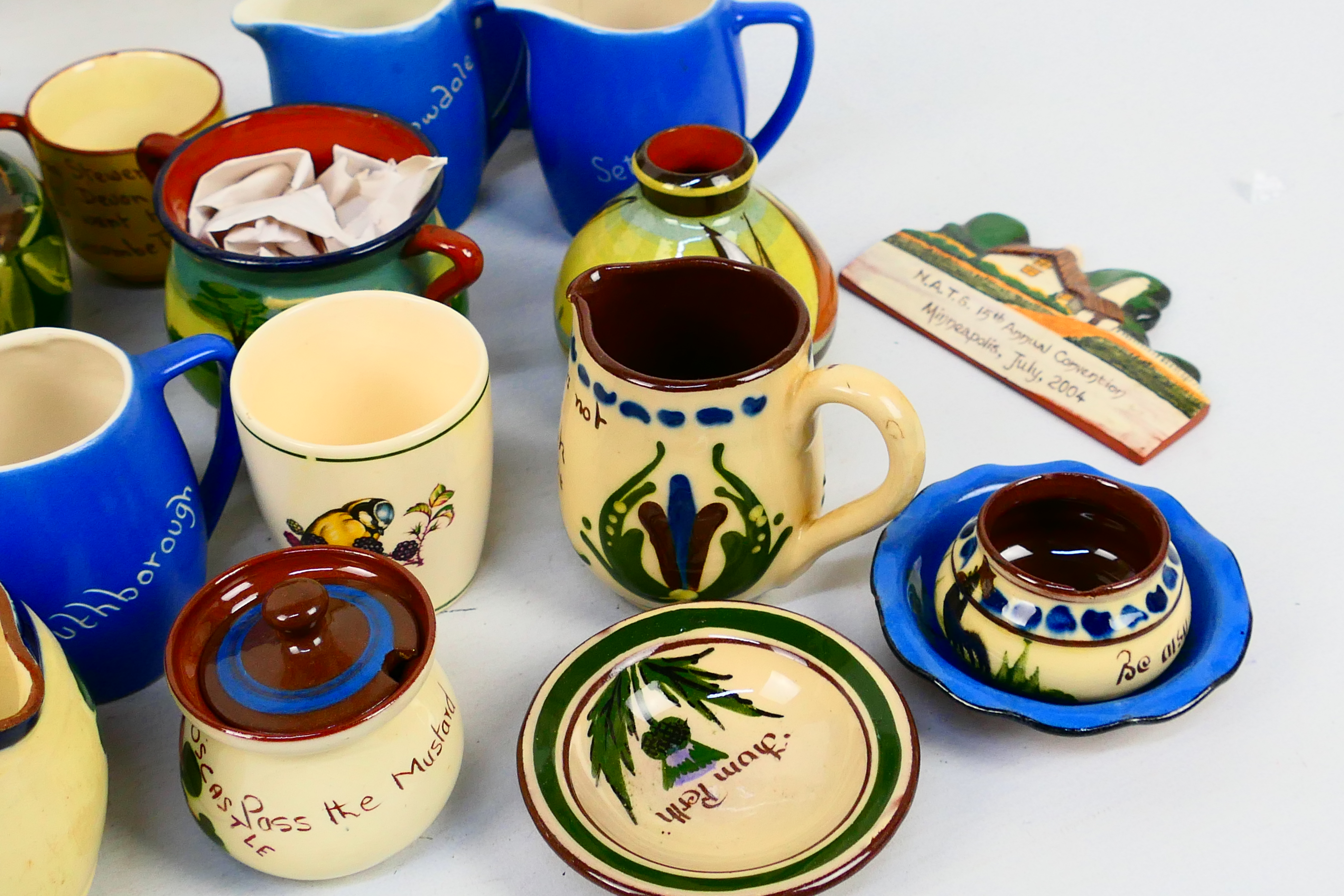 A collection of Torquay pottery wares to - Image 7 of 7