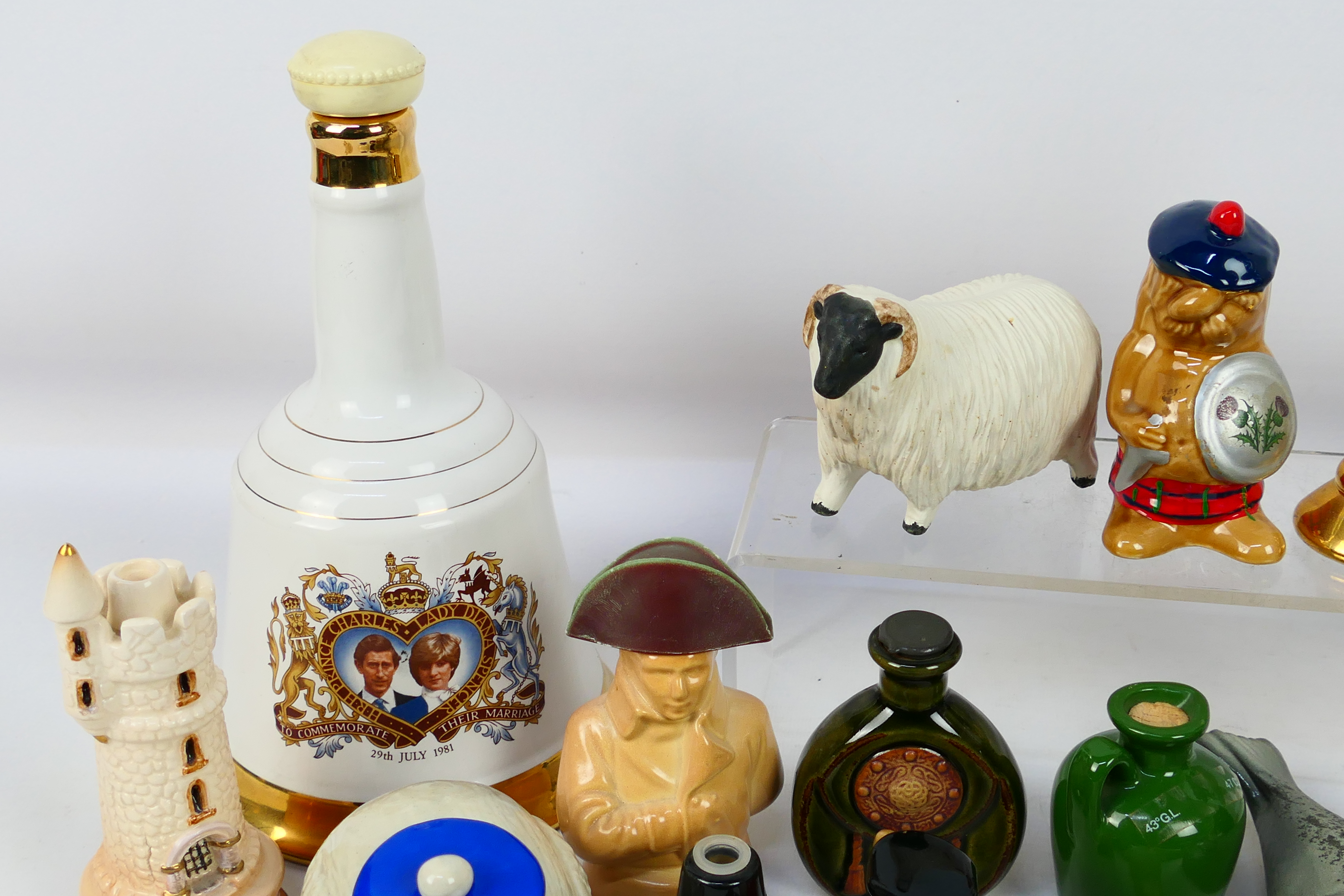 A group of novelty whisky decanters (all - Image 7 of 7