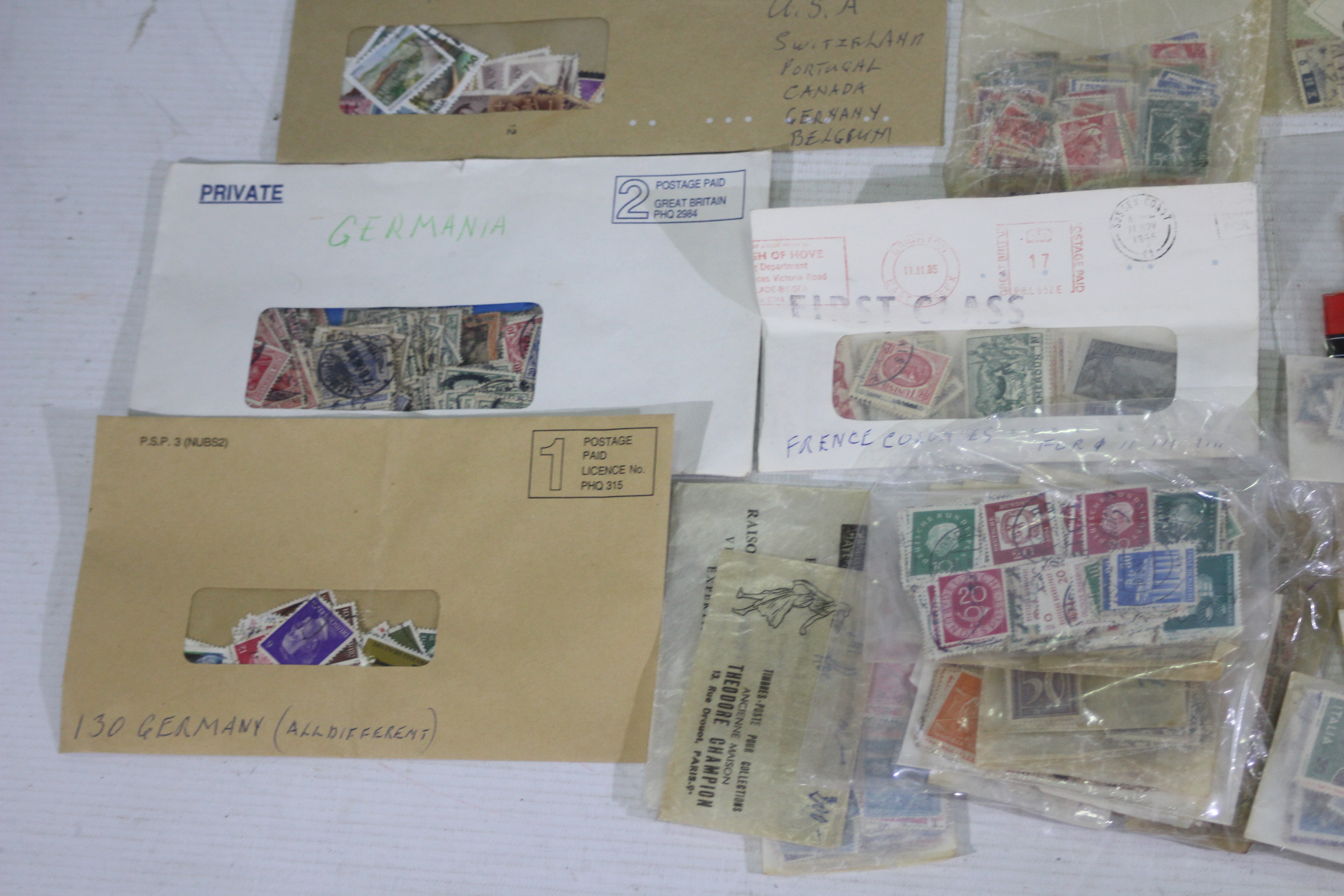 Philately - A collection of foreign stamps. Including Italy, U.S.A, Portugal, Canada, and similar. - Image 4 of 5