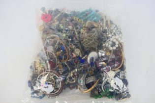 Costume Jewellery - A sealed bag containing approximately 4.