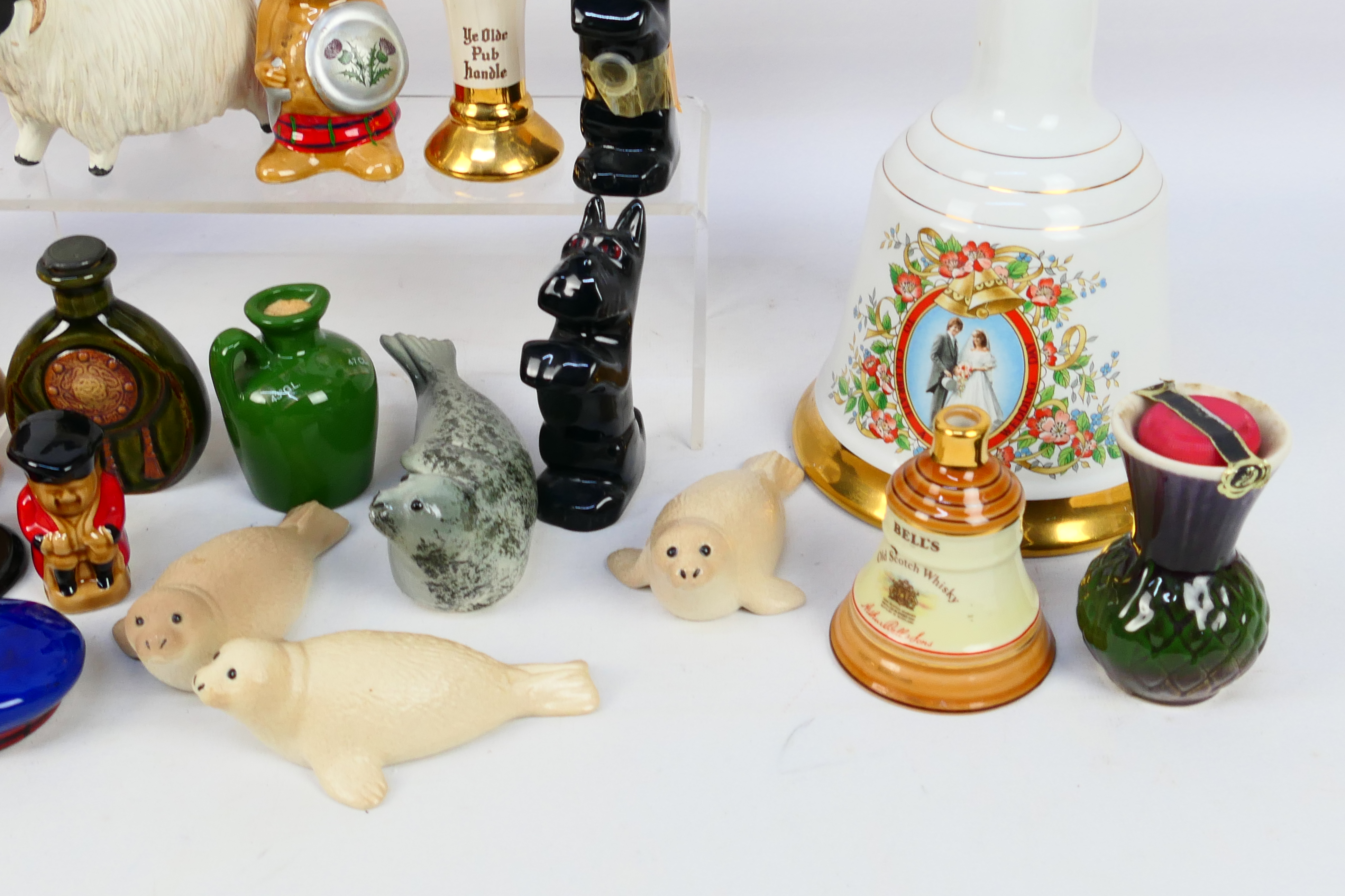 A group of novelty whisky decanters (all - Image 5 of 7