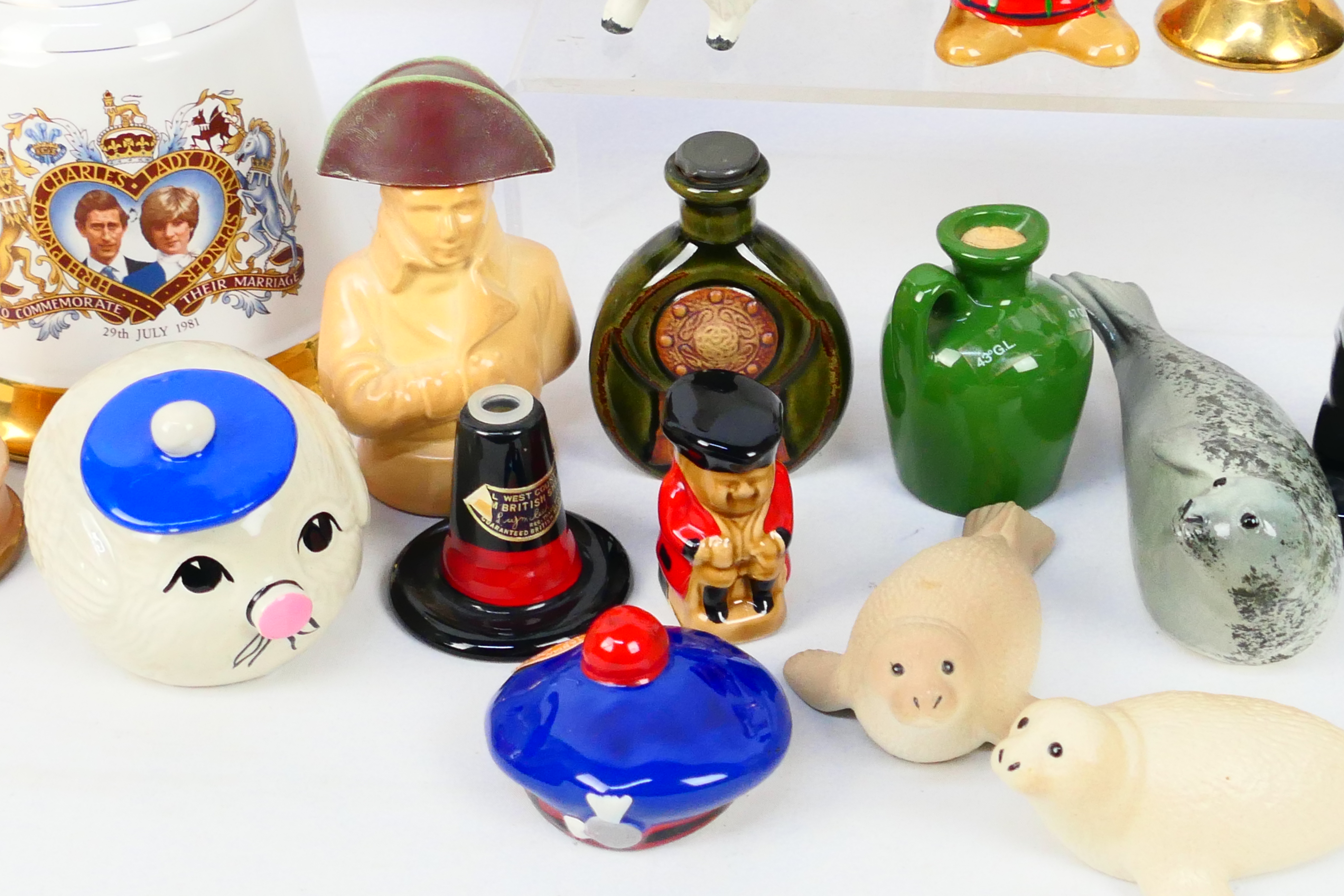 A group of novelty whisky decanters (all - Image 4 of 7