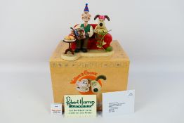 Robert Harrop - Wallace and Gromit - A Robert Harrop resin figurine of Wallace and Gromit The Radio