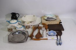 Wedgwood, Stylecraft, Royal Doulton, Other - A lot of predominantly ceramics including teapot,