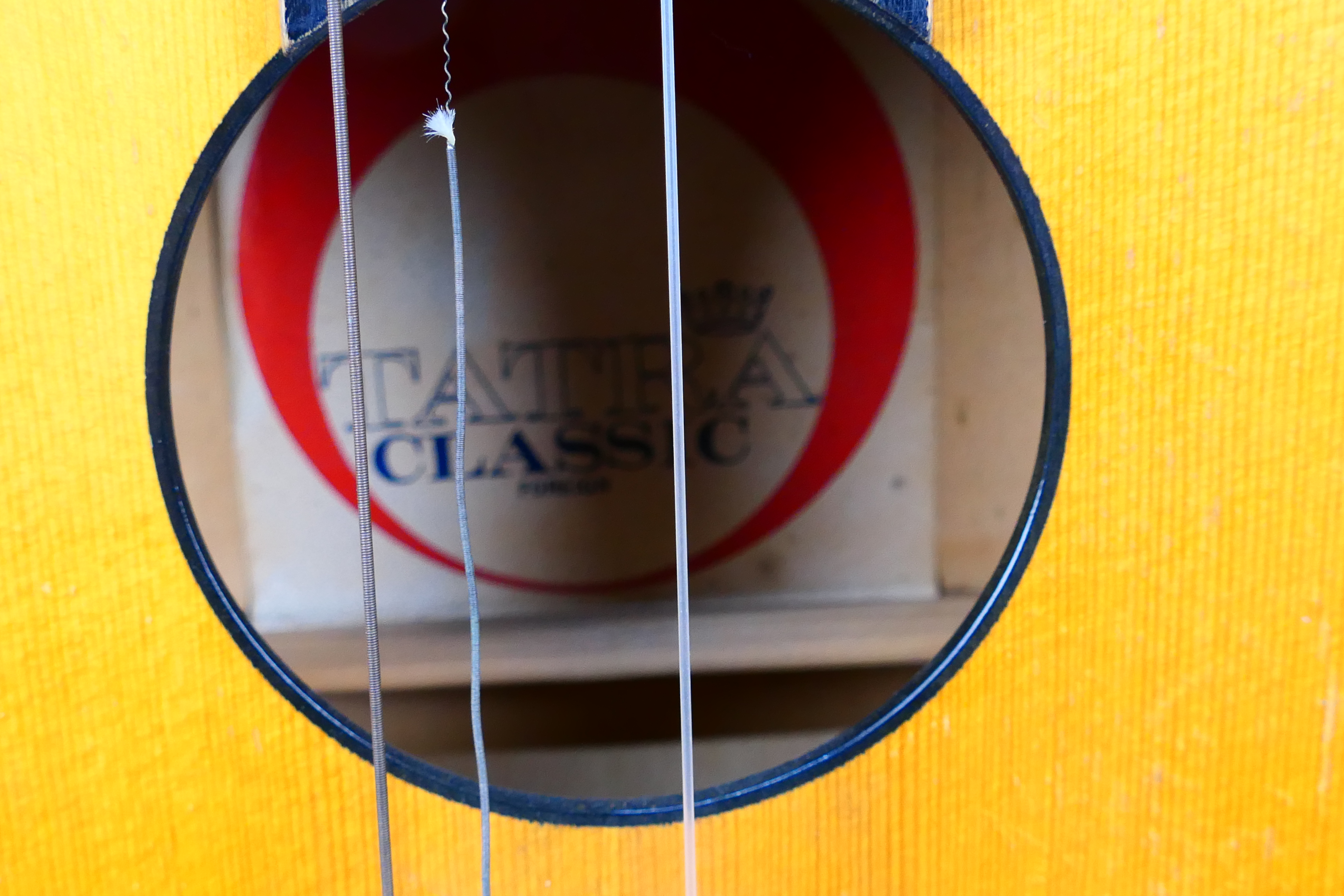 Tatra - A Tatra Classic acoustic guitar - Bild 2 aus 4