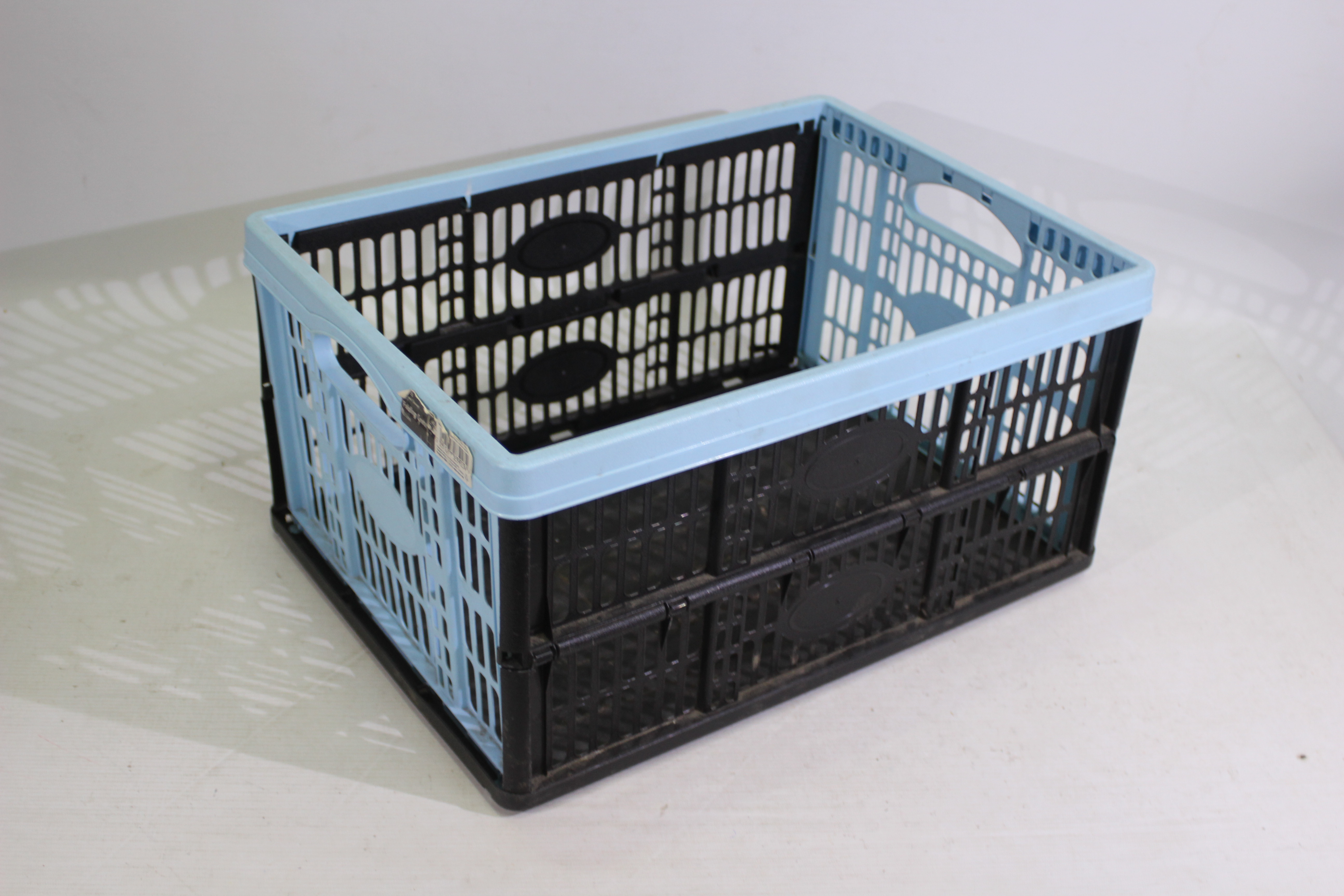 21 x plastic folding crate boxes. (This - Image 2 of 2