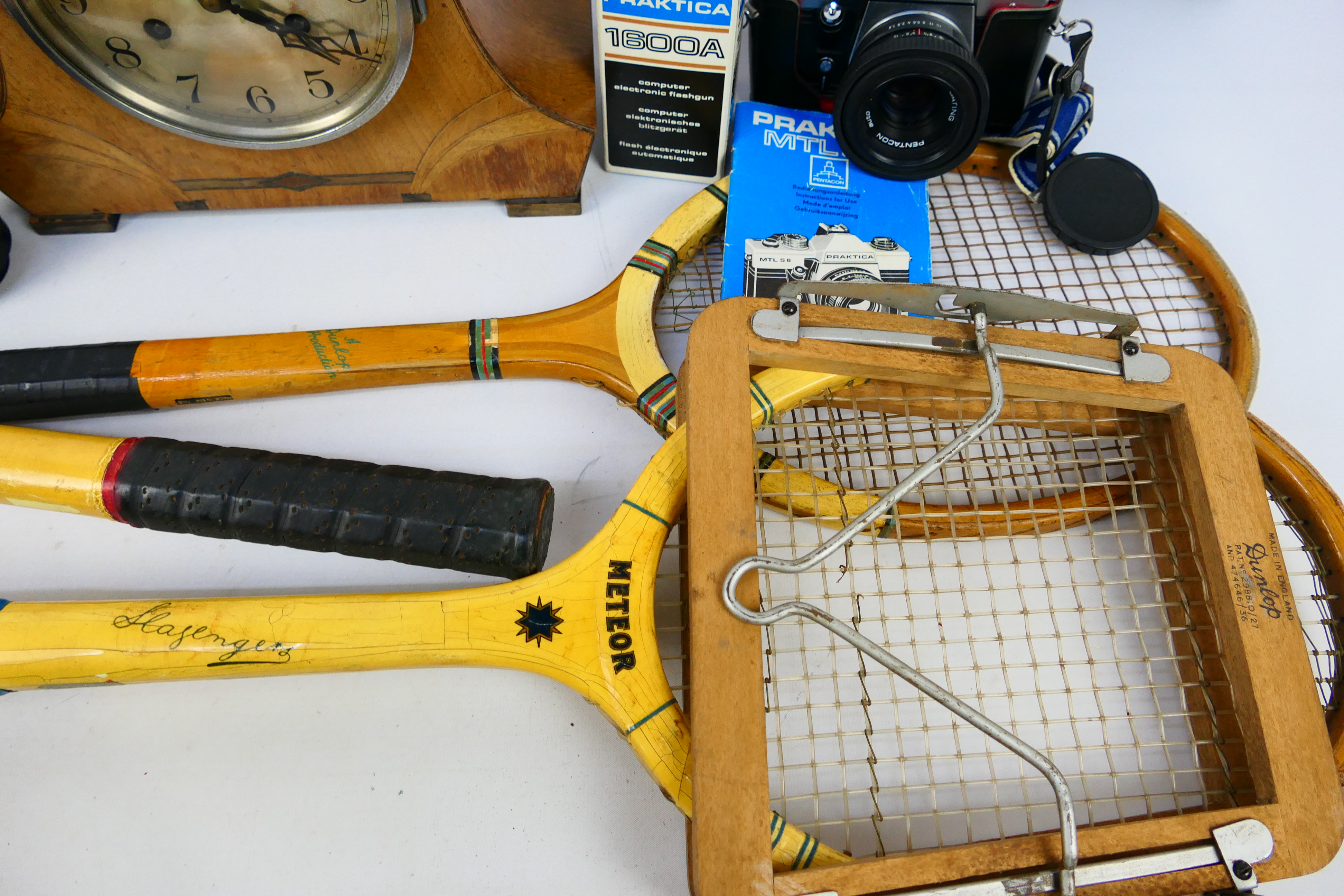 A mixed lot to include a wooden mantle clock with pendulum and key. 3 x vintage tennis rackets. - Image 5 of 7