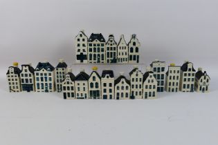 Bols - KLM - 20 x ceramic Dutch houses -