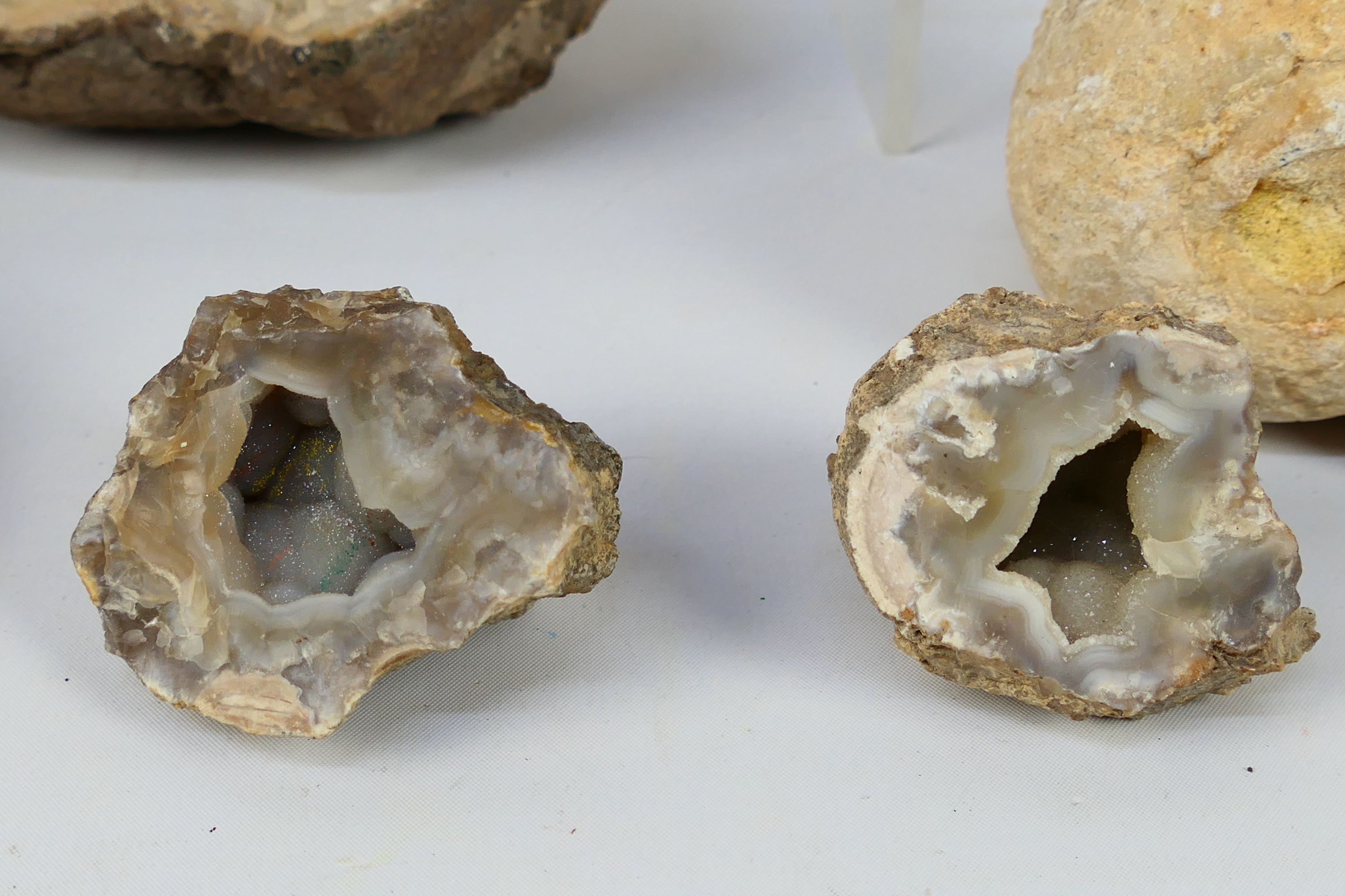 Lot to include geode crystals, fossilize - Image 4 of 5