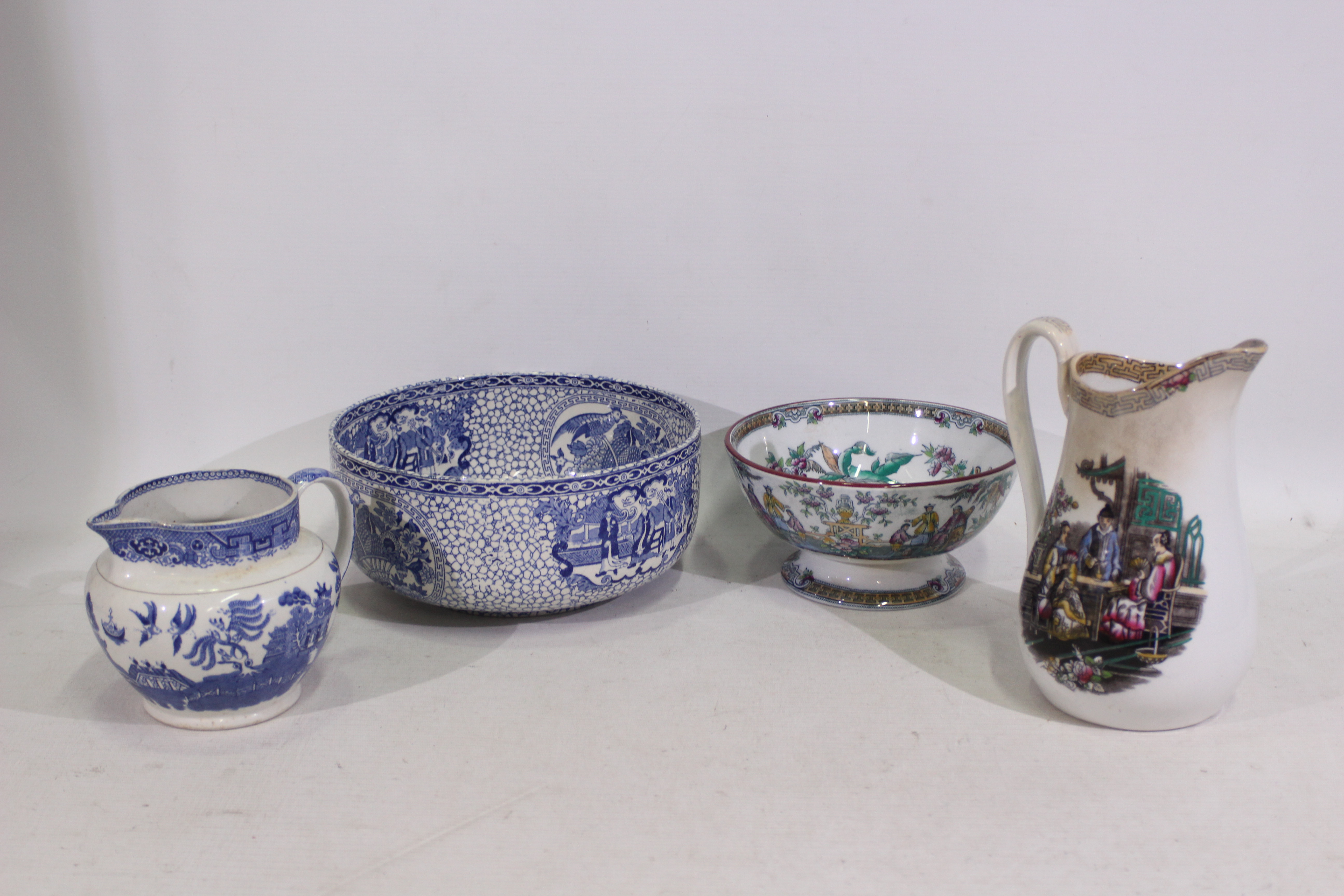 Pekin, Canton, W. Adams and Sons, Other - 4 x Asian ceramic pieces - Lot includes a Pekin bowl.