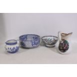 Pekin, Canton, W. Adams and Sons, Other - 4 x Asian ceramic pieces - Lot includes a Pekin bowl.