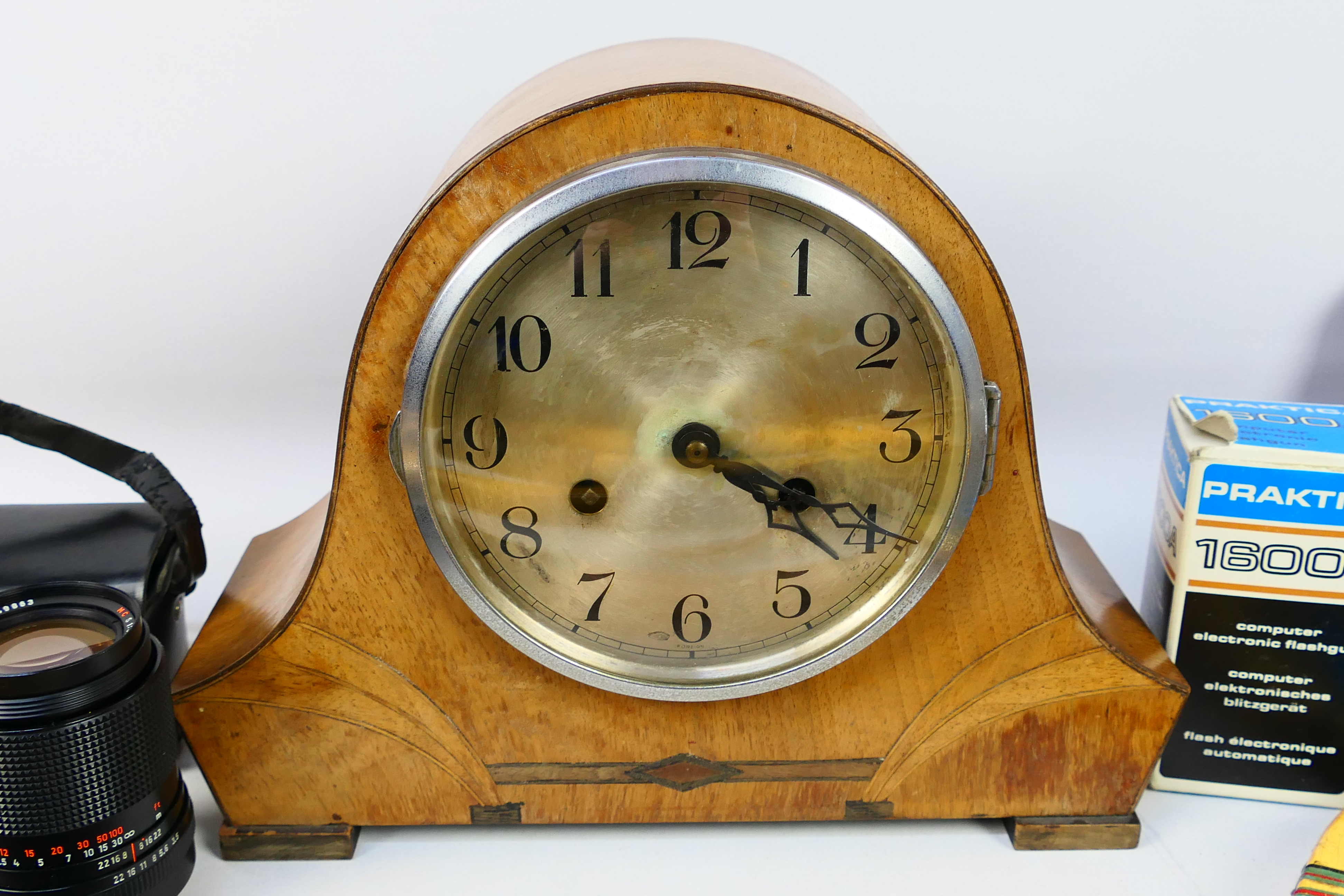 A mixed lot to include a wooden mantle clock with pendulum and key. 3 x vintage tennis rackets. - Image 2 of 7