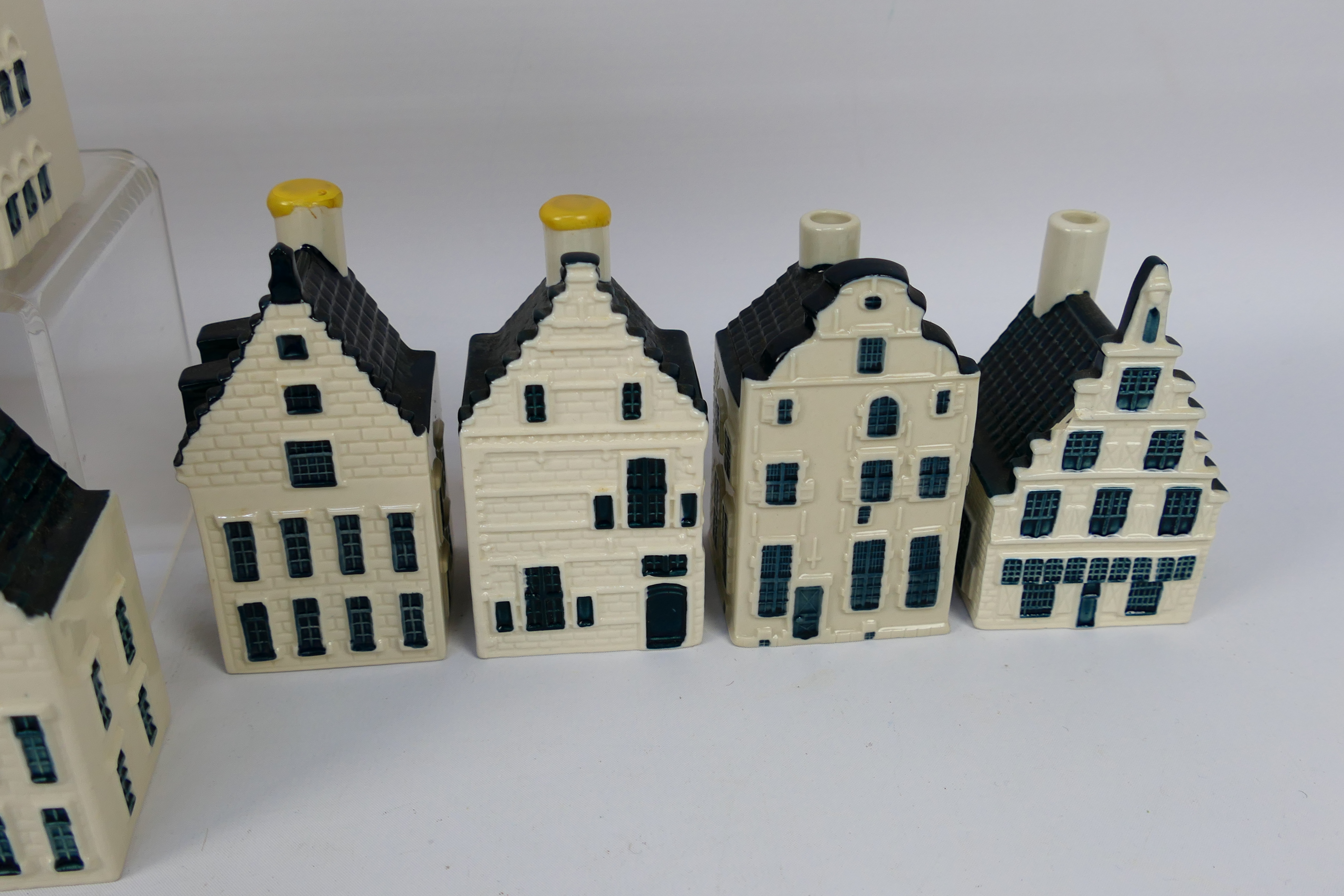 Bols - KLM - 19 x ceramic Dutch houses - - Image 3 of 4