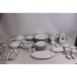 Chodziez - A white Chodziez tea service - In excess of 80 pieces. One saucer is cracked.