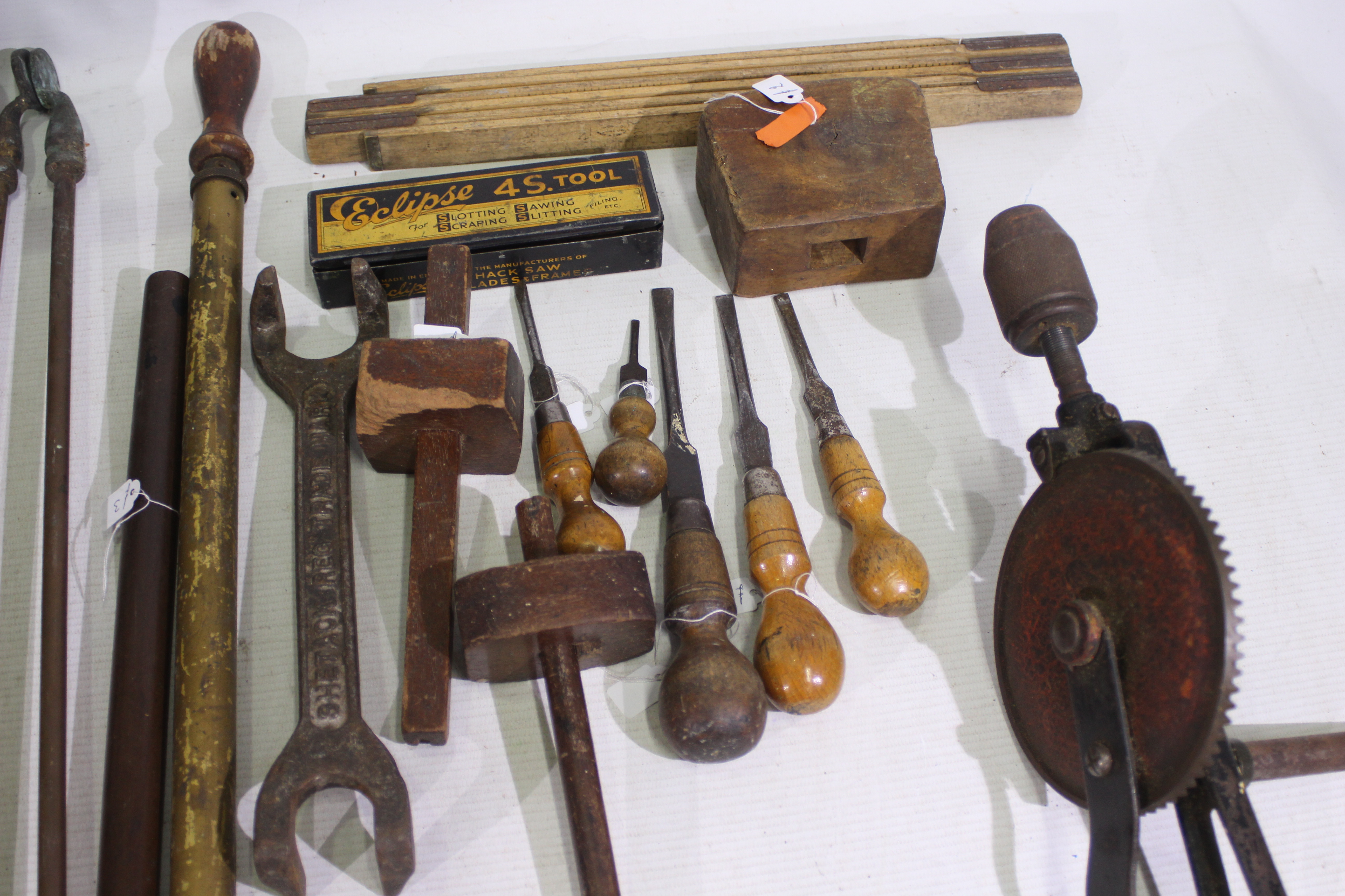 A collection of vintage tools and brassw - Bild 3 aus 5