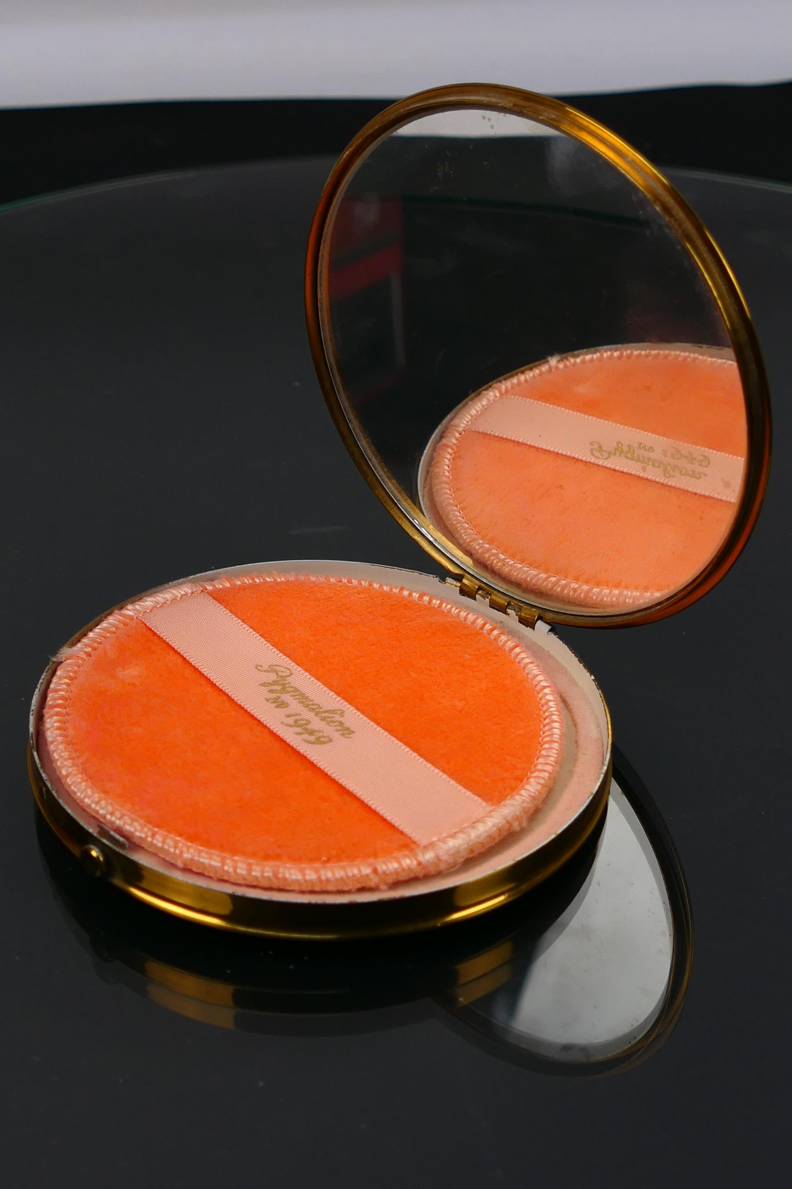 A boxed vintage Pygmalion 1949 gilt metal and enamel powder compact. Made in England. - Image 5 of 8