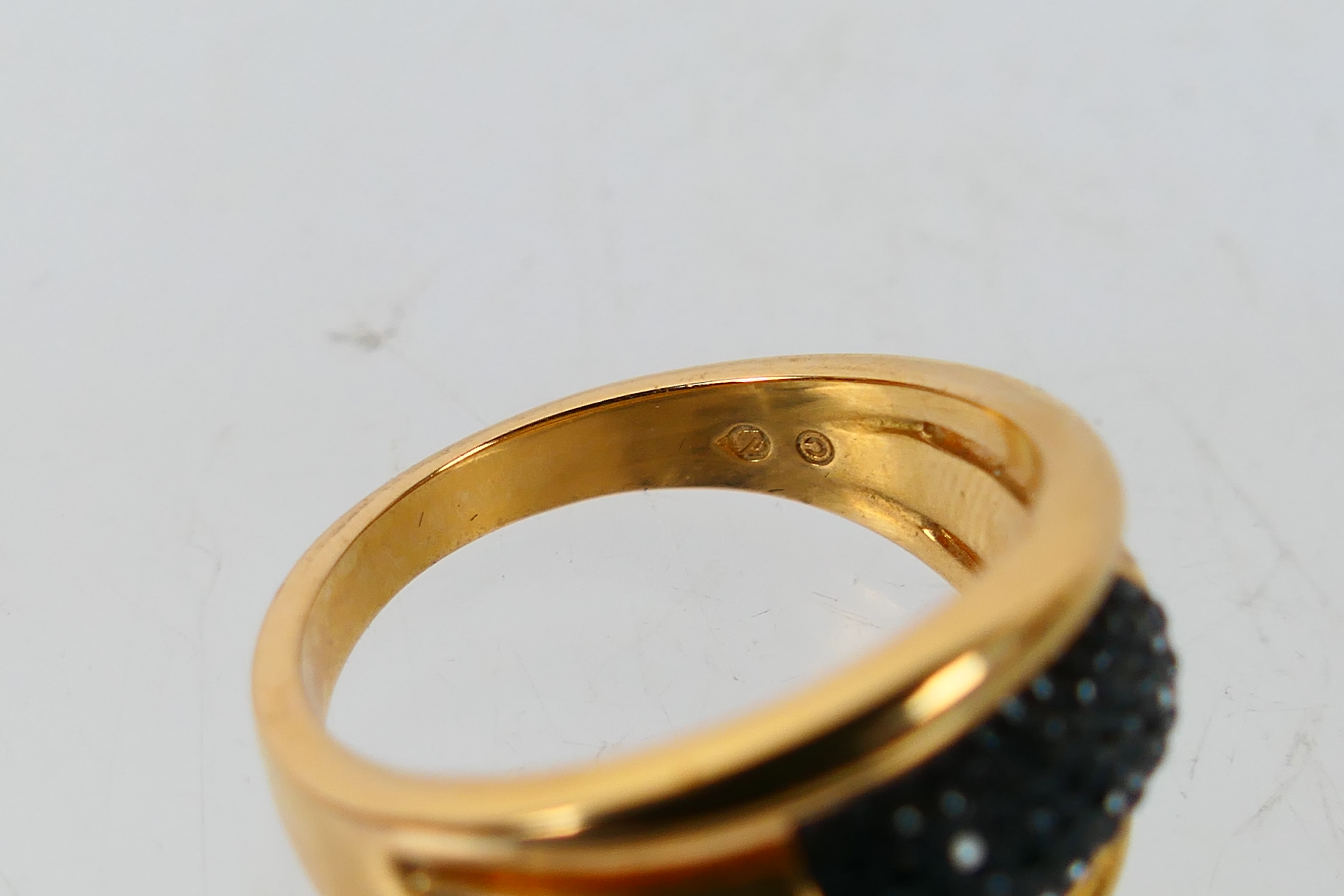 Swarovski - A boxed Swarovski #5124164 Cypress black rose gold plated ring. - Image 5 of 7