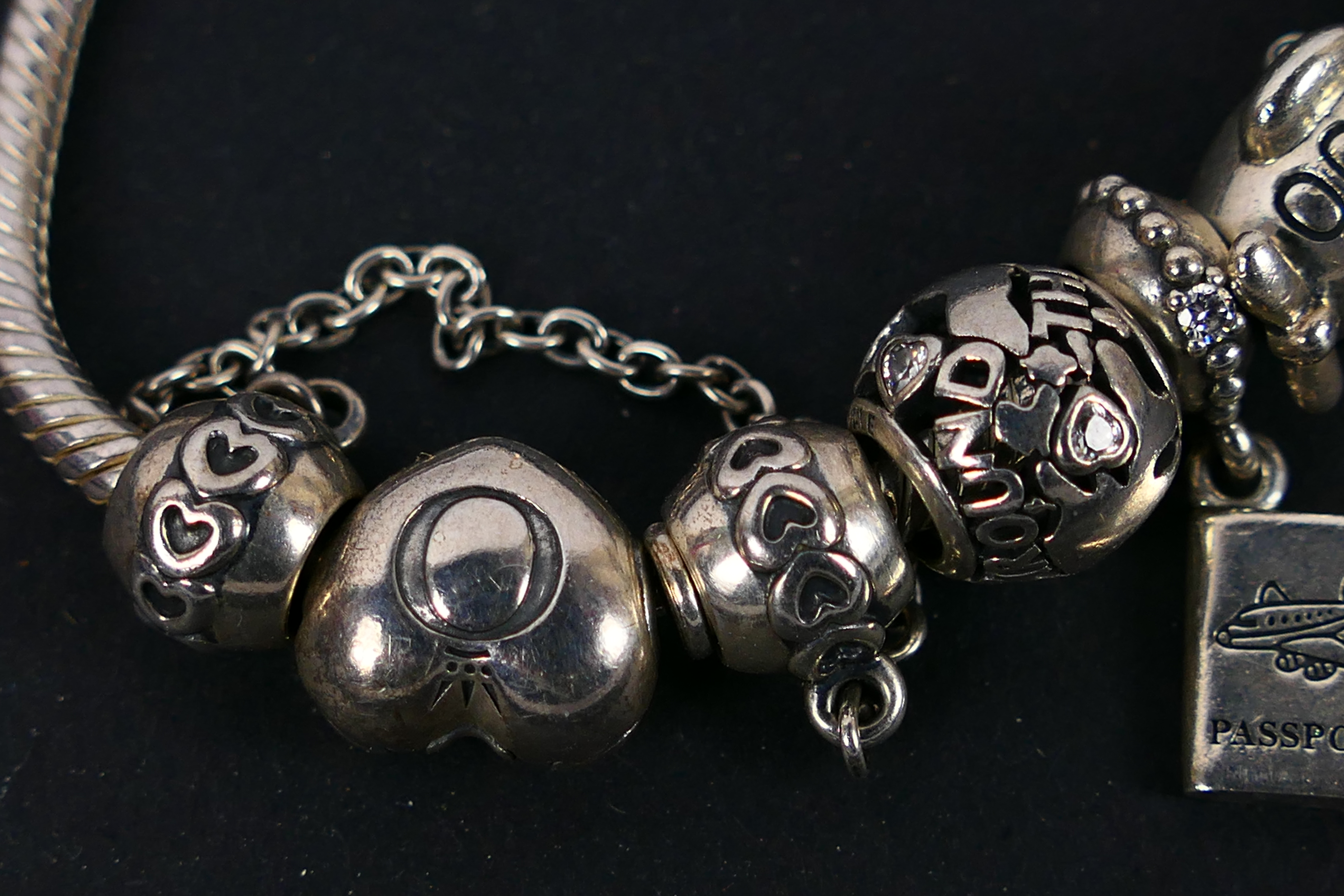 Pandora - A Pandora bracelet with thirte - Image 6 of 6