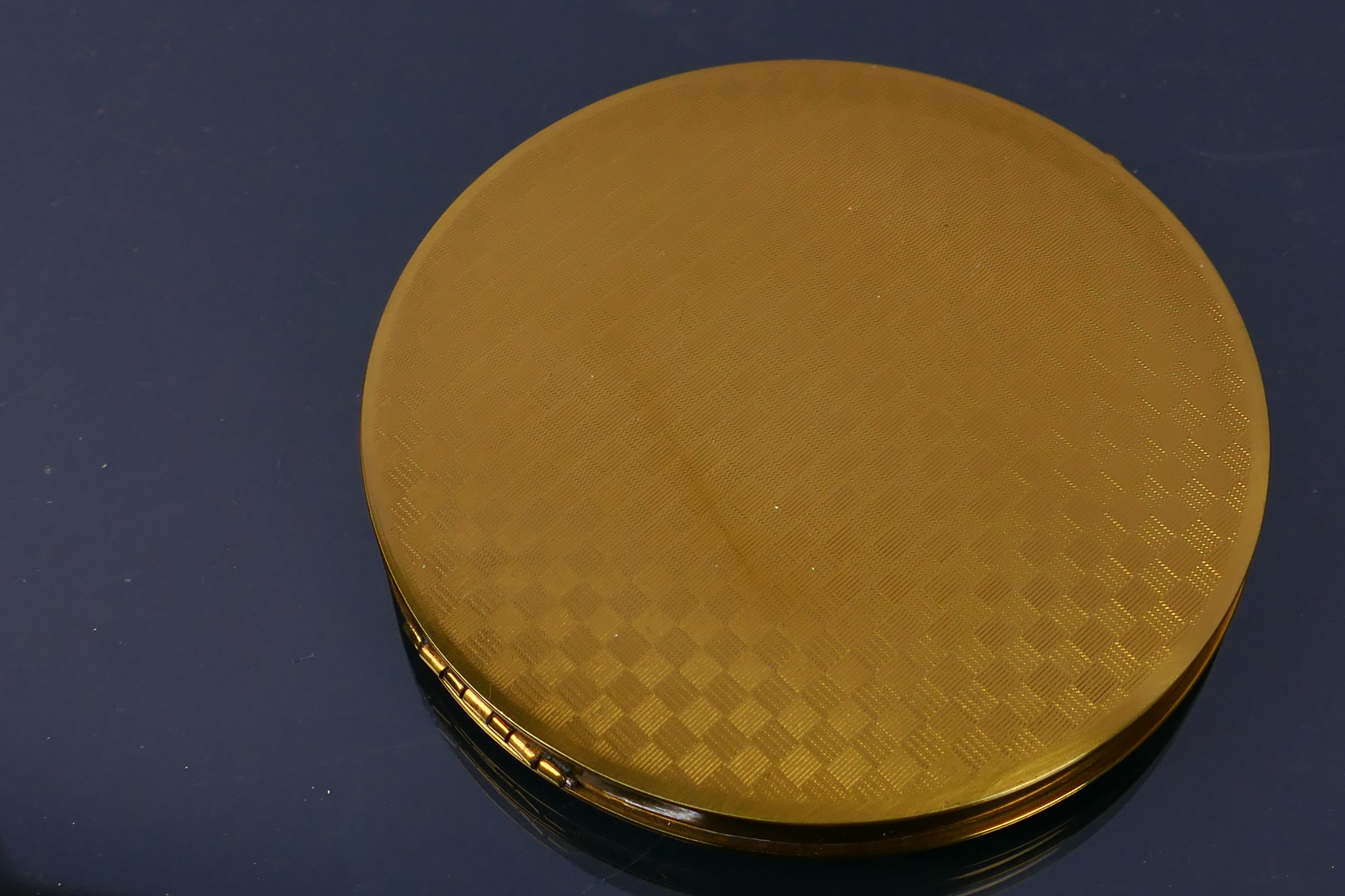 A boxed vintage Pygmalion 1949 gilt metal and enamel powder compact. Made in England. - Image 3 of 8