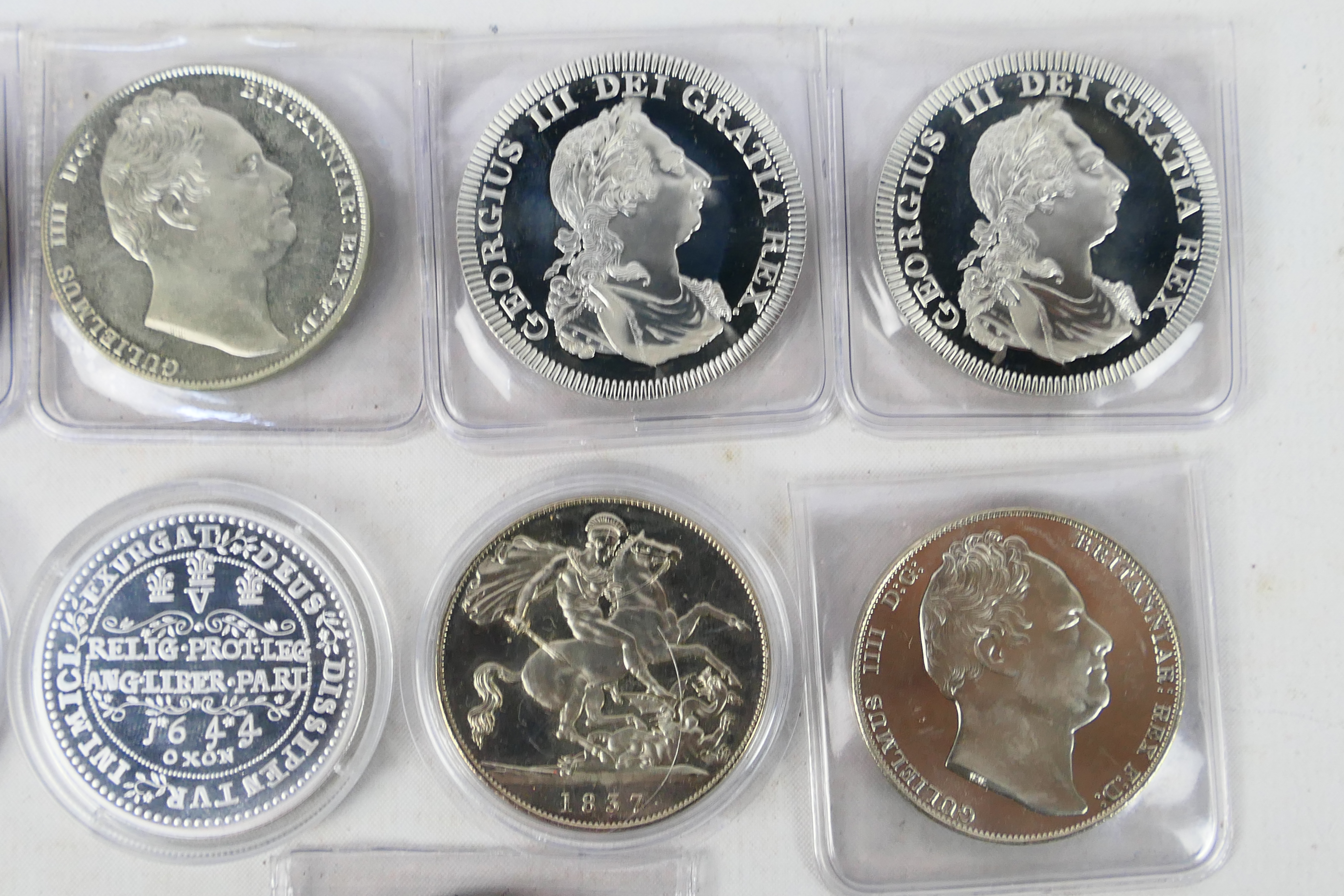 A collection of fantasy coins to include - Bild 7 aus 8