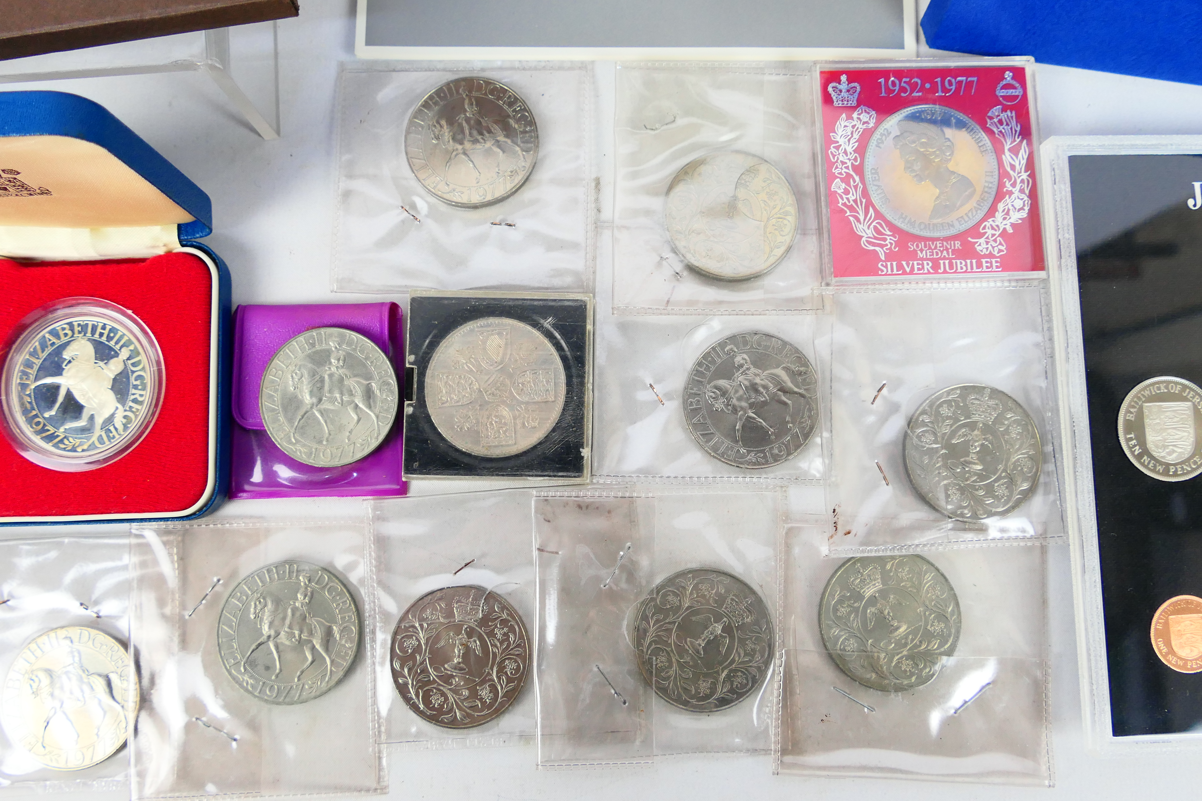 Lot to include coin sets for Jersey, Sie - Bild 7 aus 7