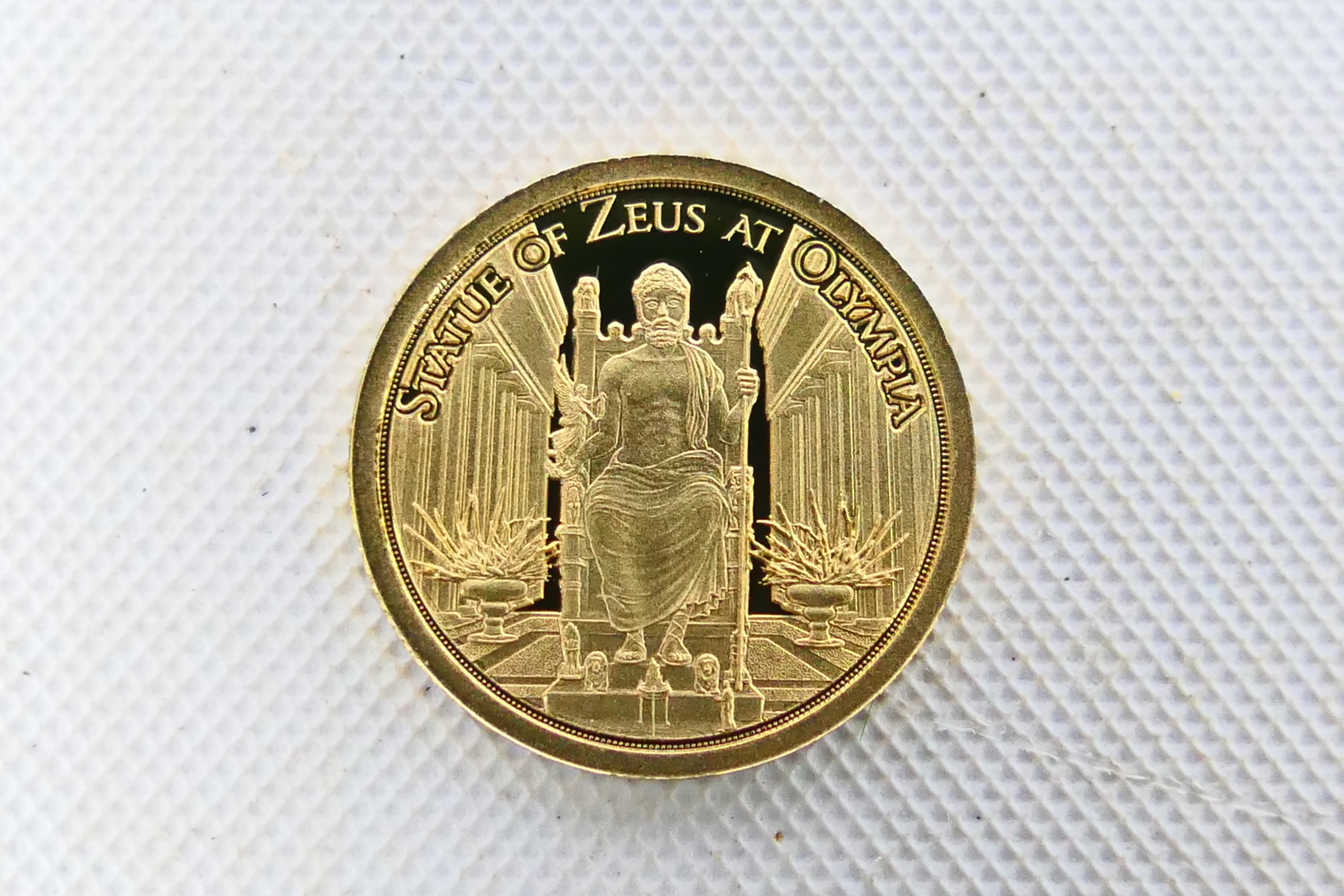 A small 14ct gold coin Statue Of Zeus At - Bild 5 aus 7