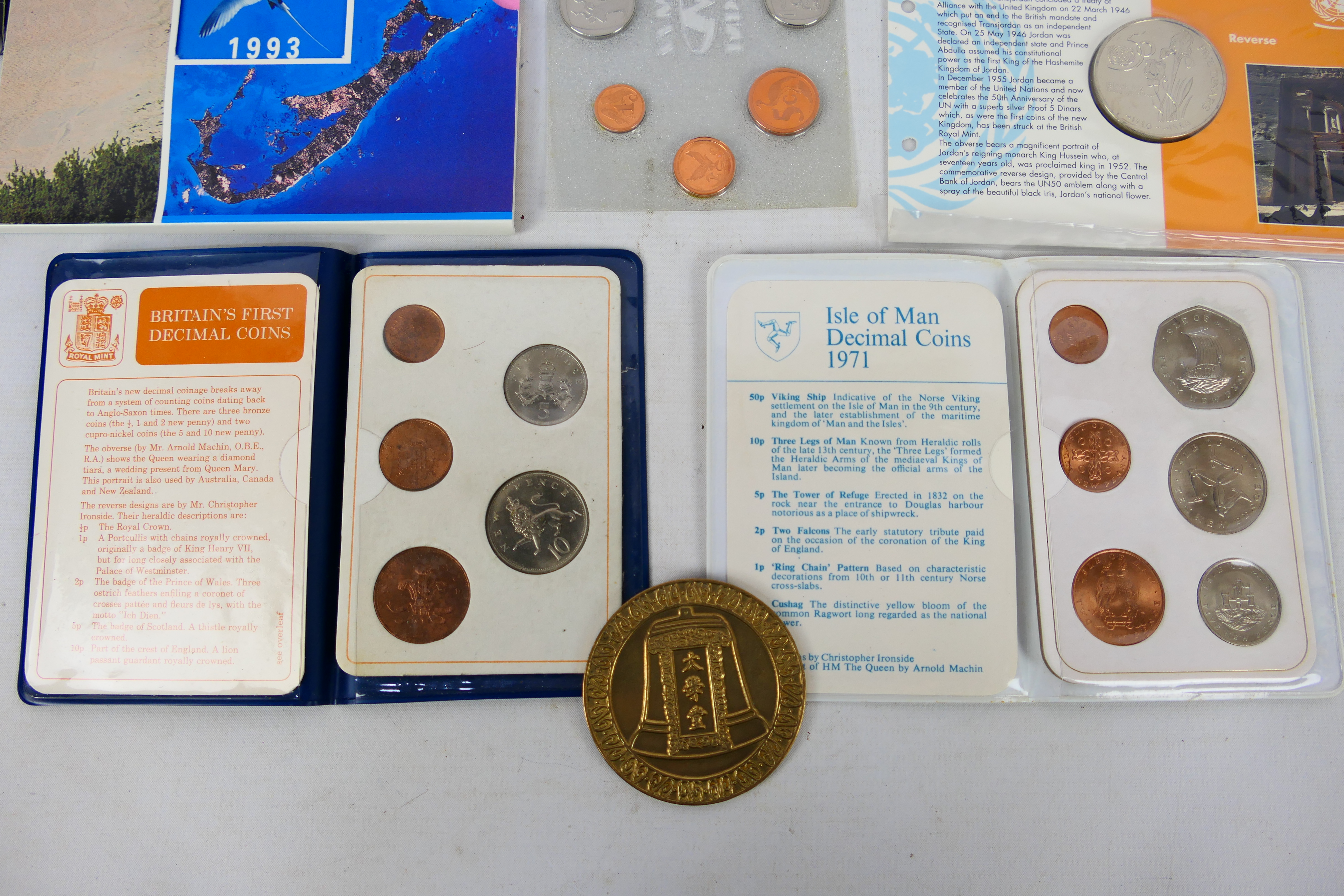 A collection of coin sets and similar to - Image 3 of 9
