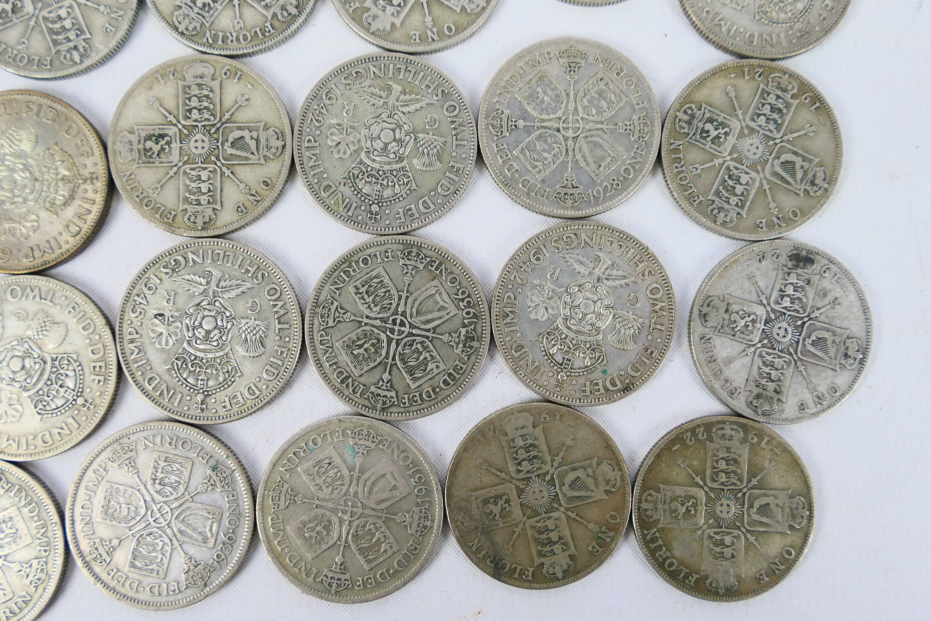 A collection of silver content One Florin and Two Shilling coins (500 fineness), George V and later, - Bild 9 aus 12