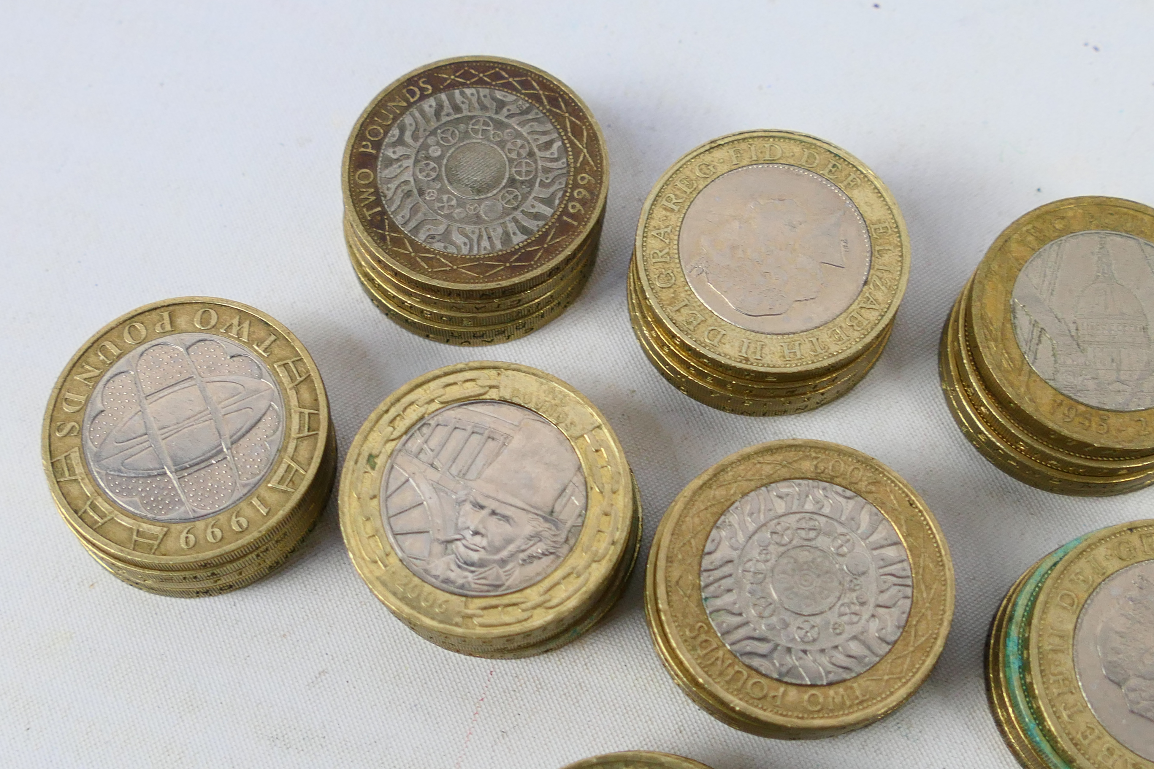 A collection of 52 Two Pound coins (£2), - Bild 2 aus 5