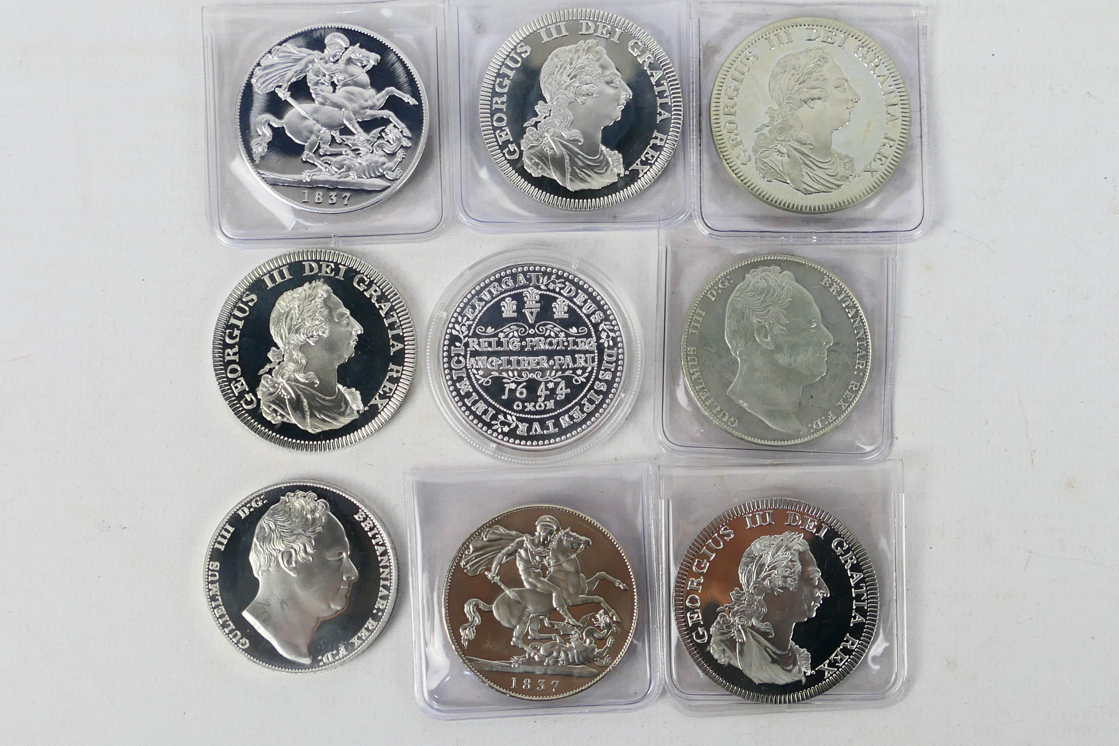 A collection of fantasy coins to include - Bild 6 aus 8