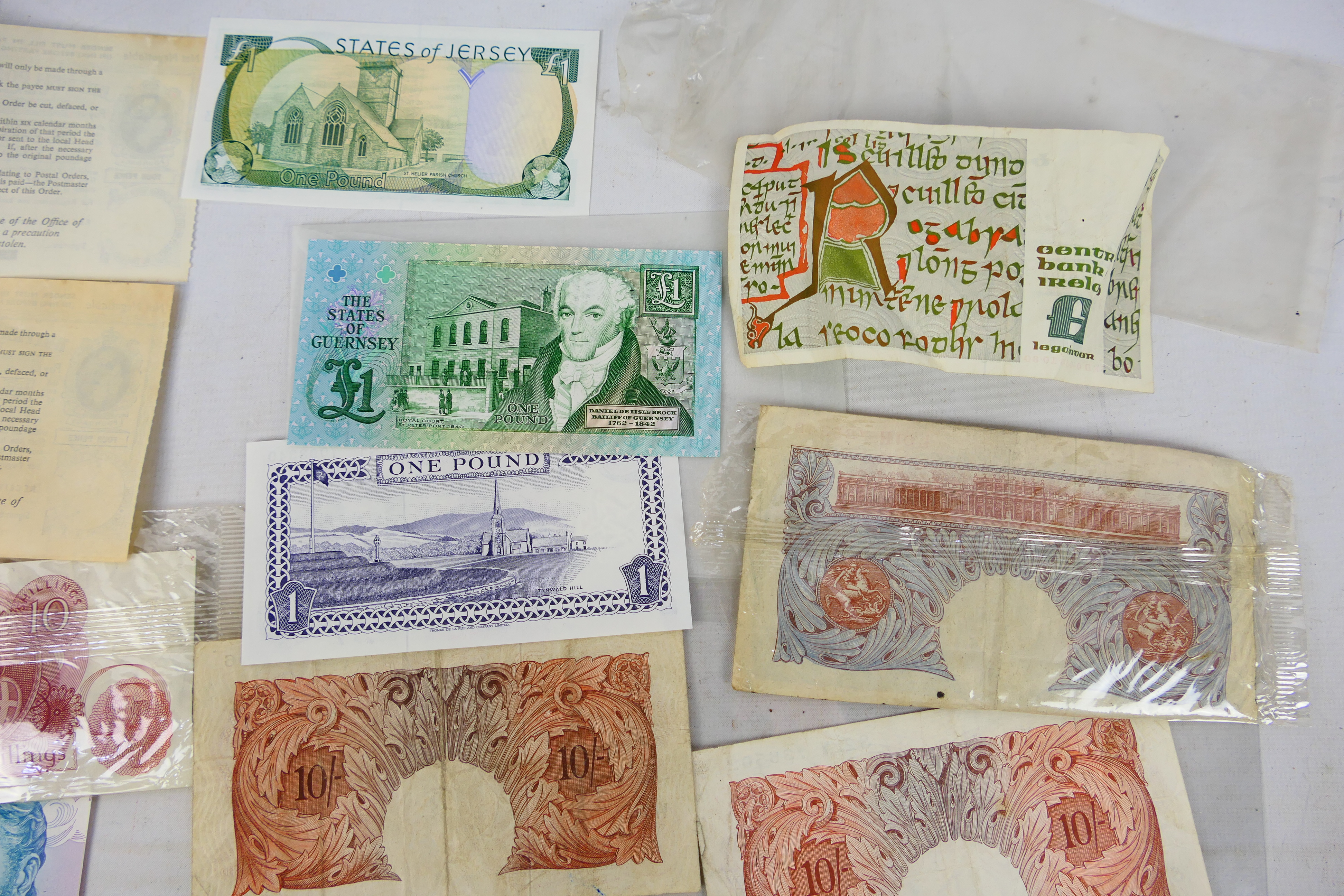 A collection of Bank Of England notes to - Bild 12 aus 12