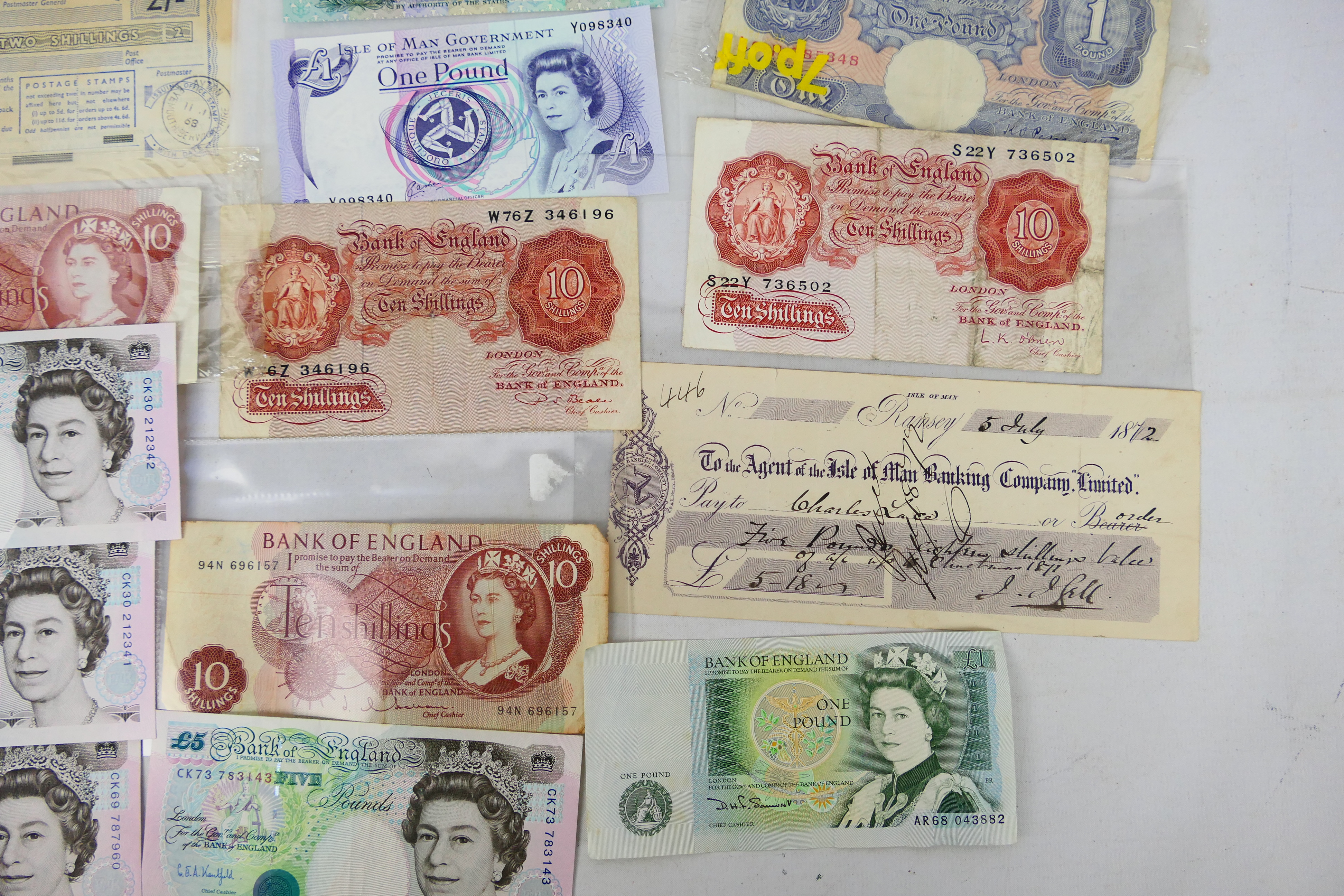 A collection of Bank Of England notes to - Bild 4 aus 12