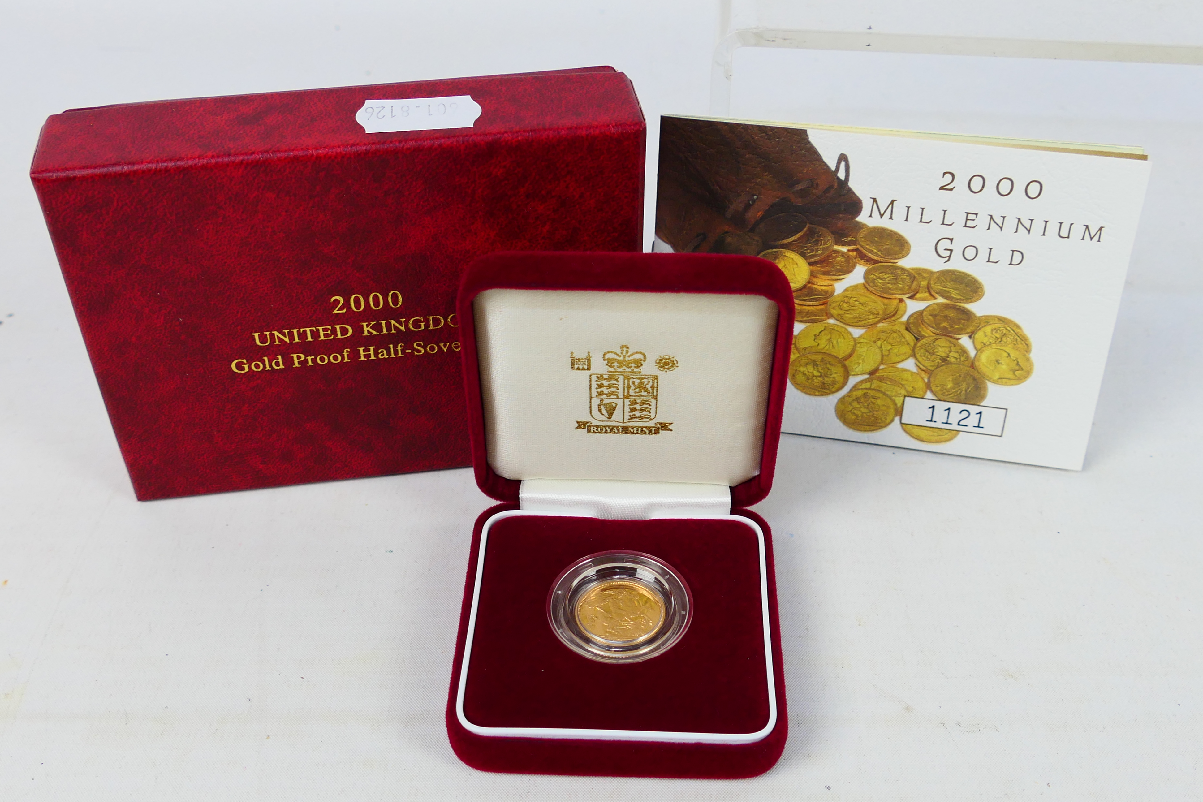 Elizabeth II, Half Sovereign, 2000, encapsulated with paperwork, contained in outer box of issue.