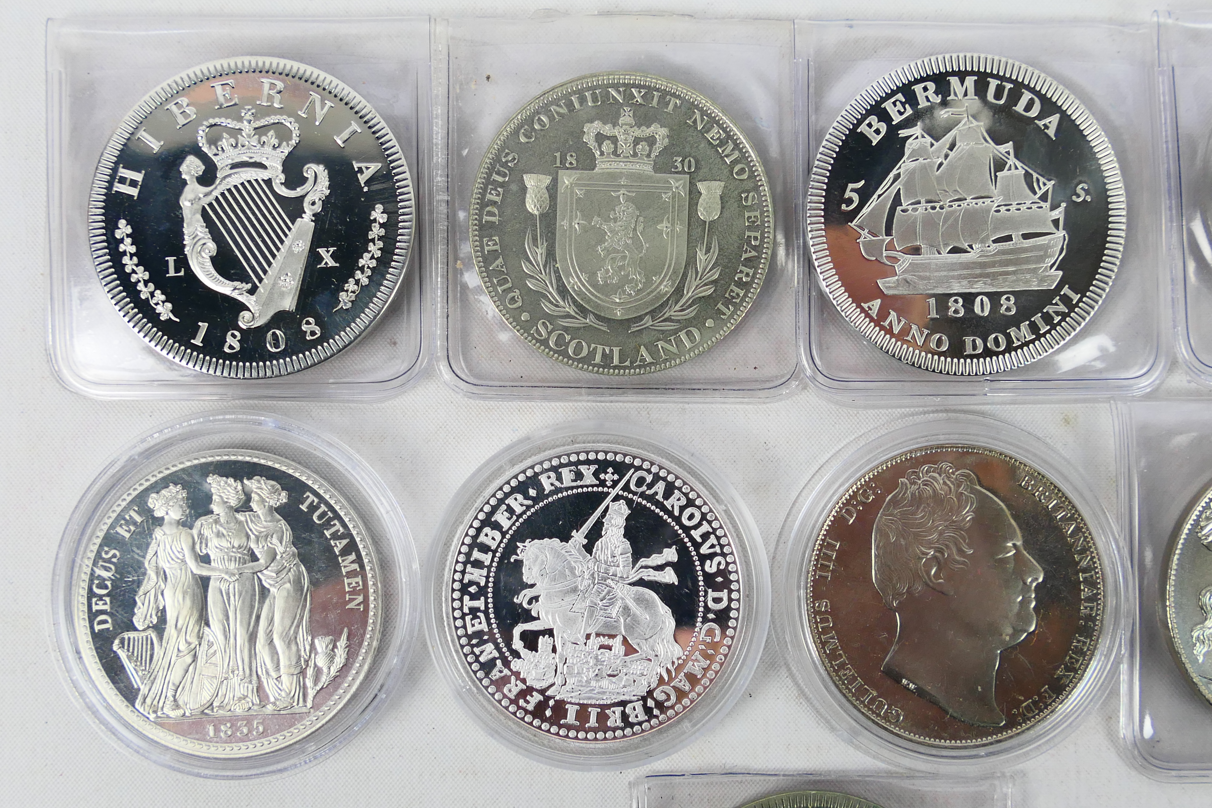 A collection of fantasy coins to include - Bild 2 aus 8